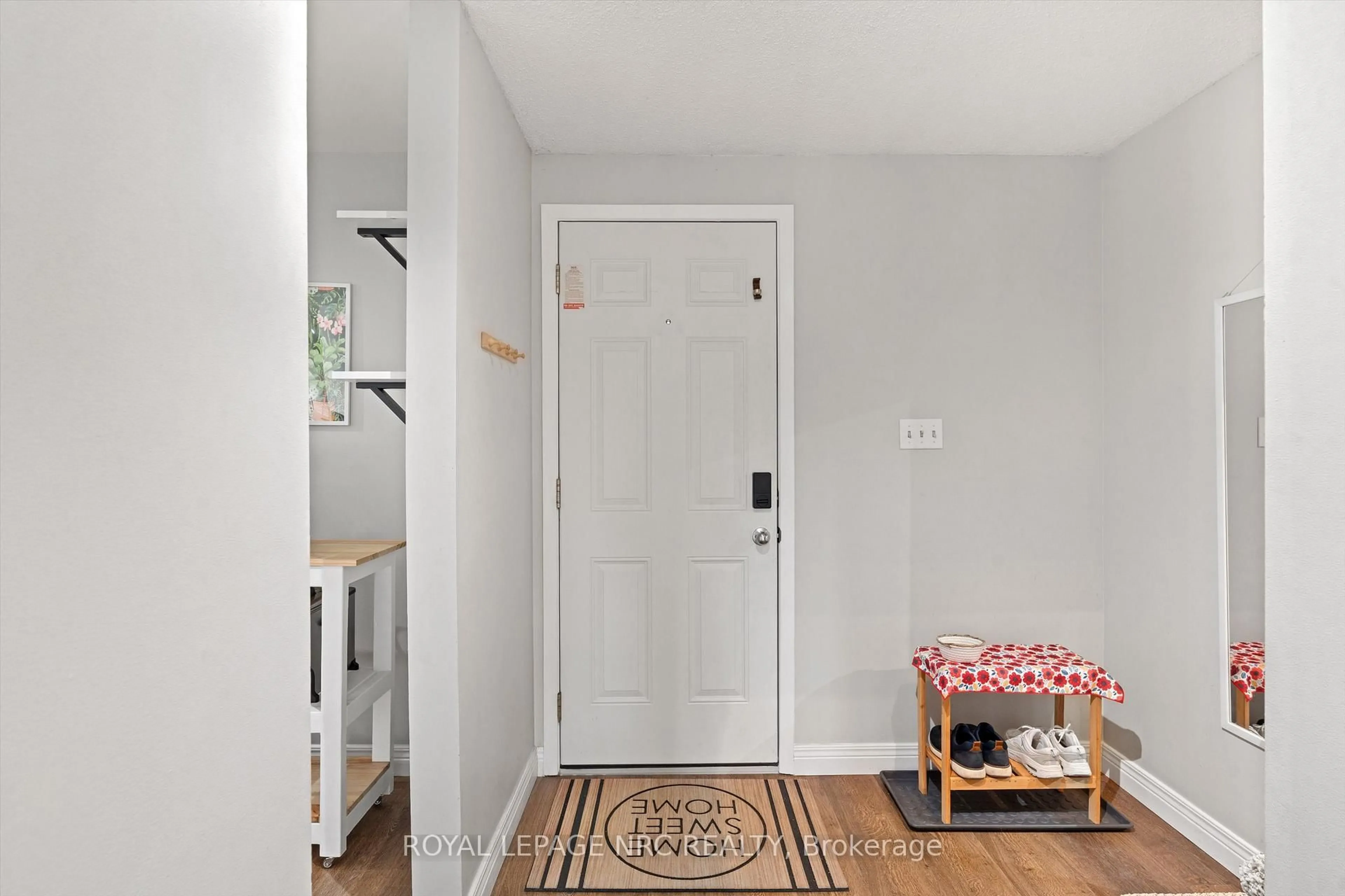 Indoor entryway for 242 Lakeport Rd #18, St. Catharines Ontario L2N 6V2