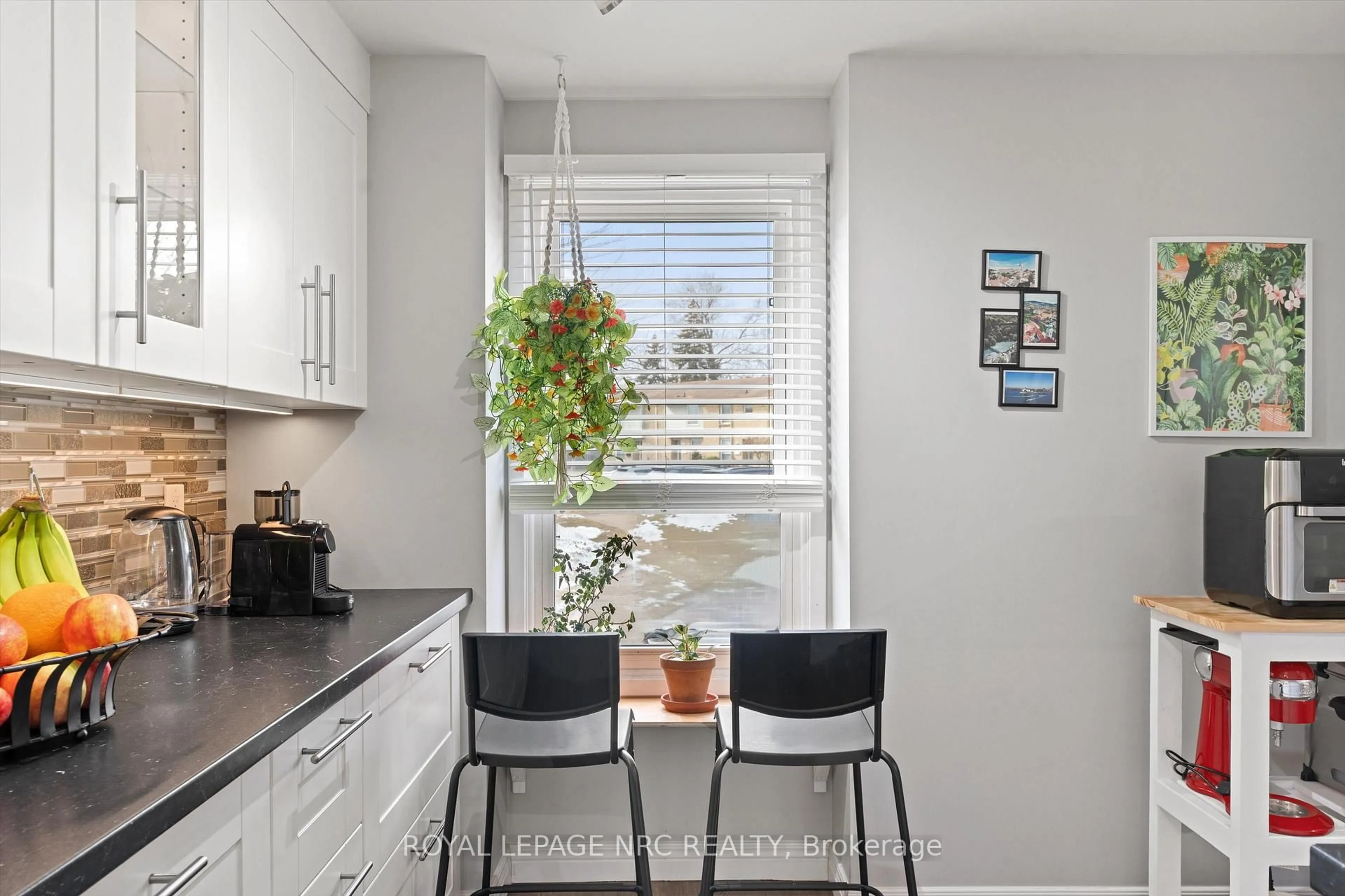 Standard kitchen, unknown for 242 Lakeport Rd #18, St. Catharines Ontario L2N 6V2
