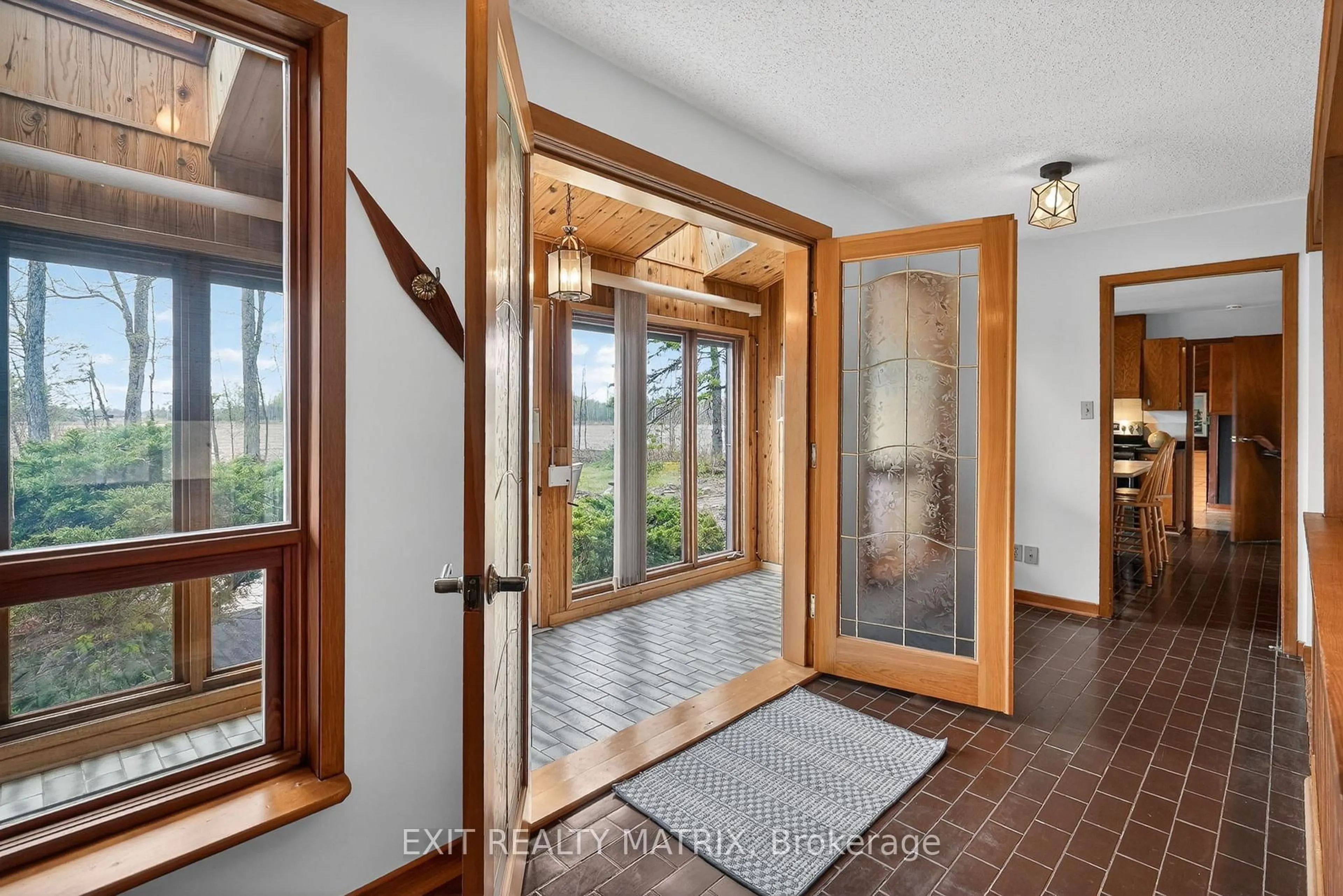 Indoor entryway for 2789 Cowell Rd, North Gower Ontario K0A 2T0