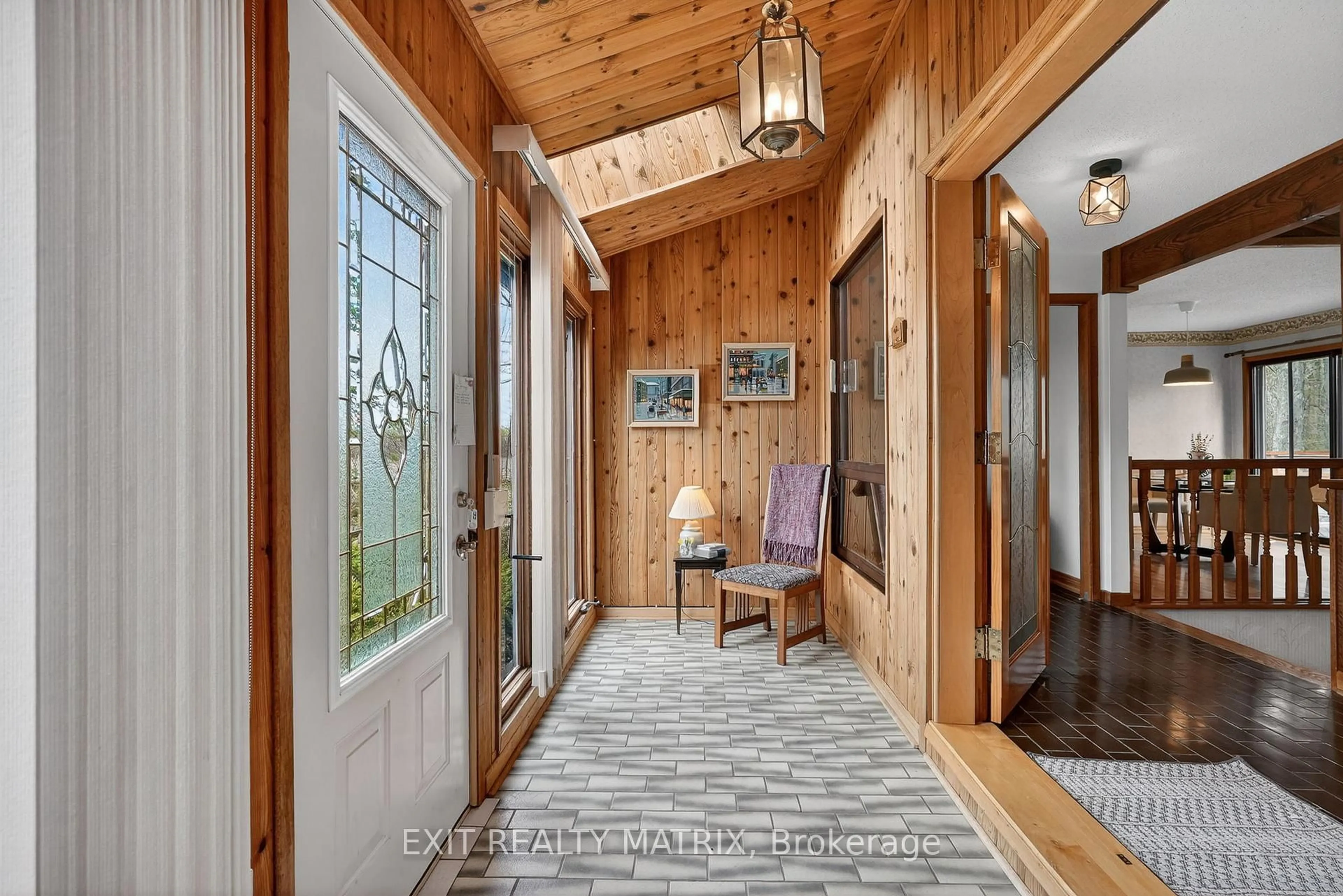 Indoor entryway for 2789 Cowell Rd, North Gower Ontario K0A 2T0