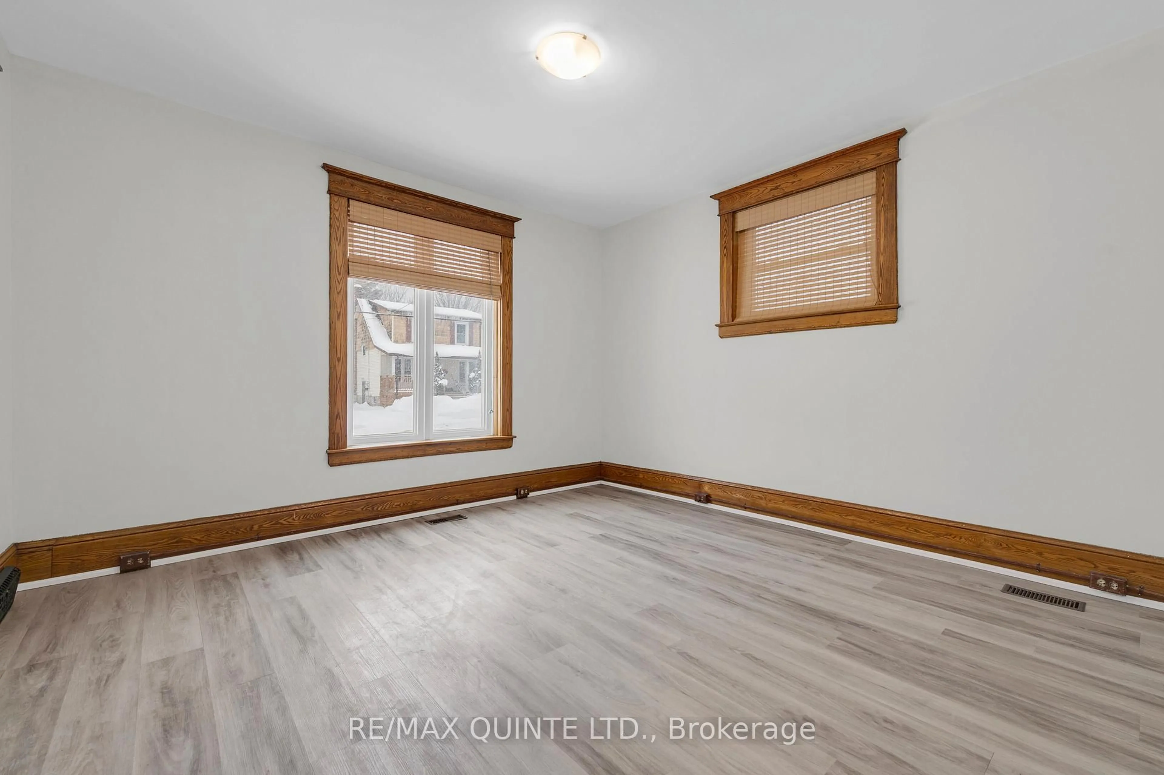 A pic of a room for 185 Foster Ave, Belleville Ontario K8N 3P8