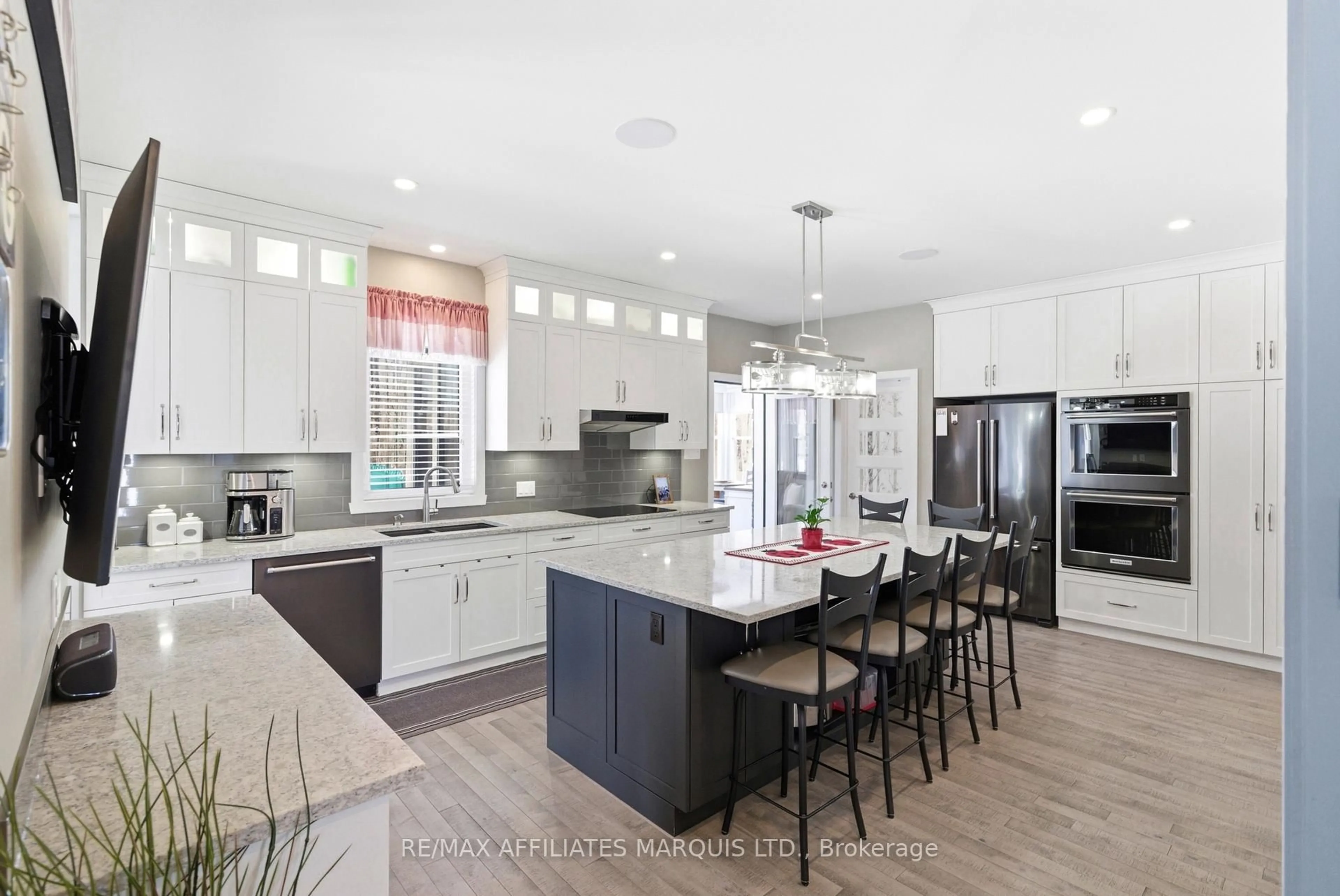 Open concept kitchen, ceramic/tile floor for 6625 Sutherland Ave, South Glengarry Ontario K6H 7J3