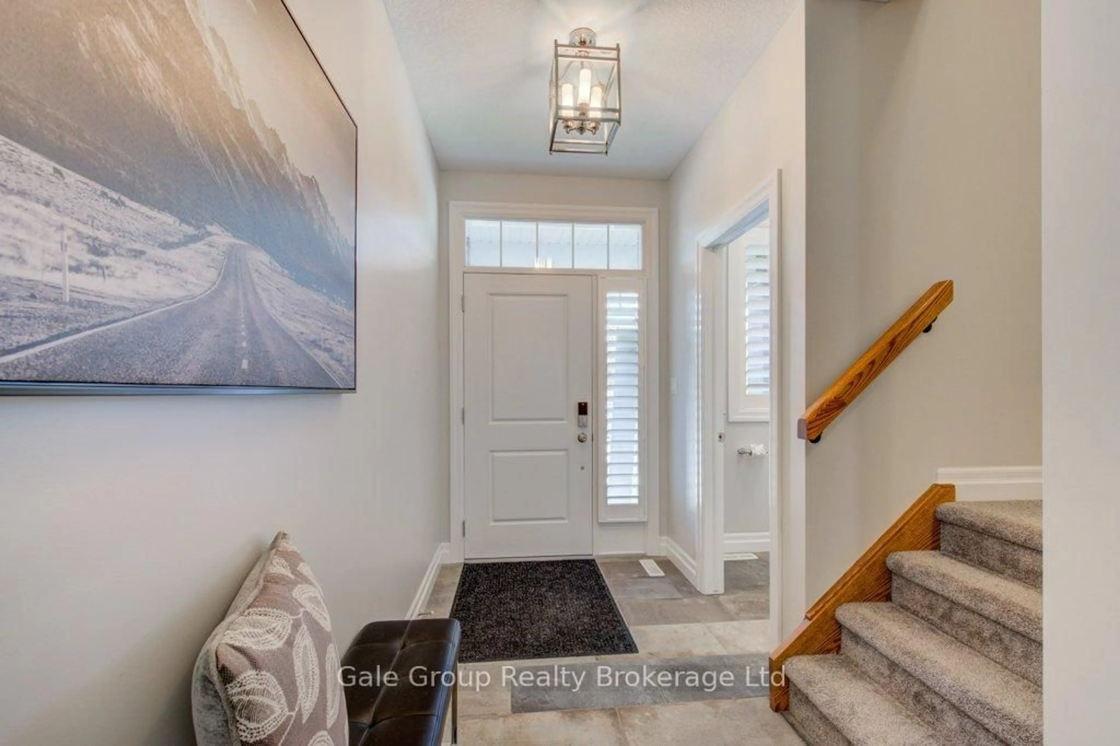 Indoor entryway for 971 Downing Dr, Woodstock Ontario N4T 0K4