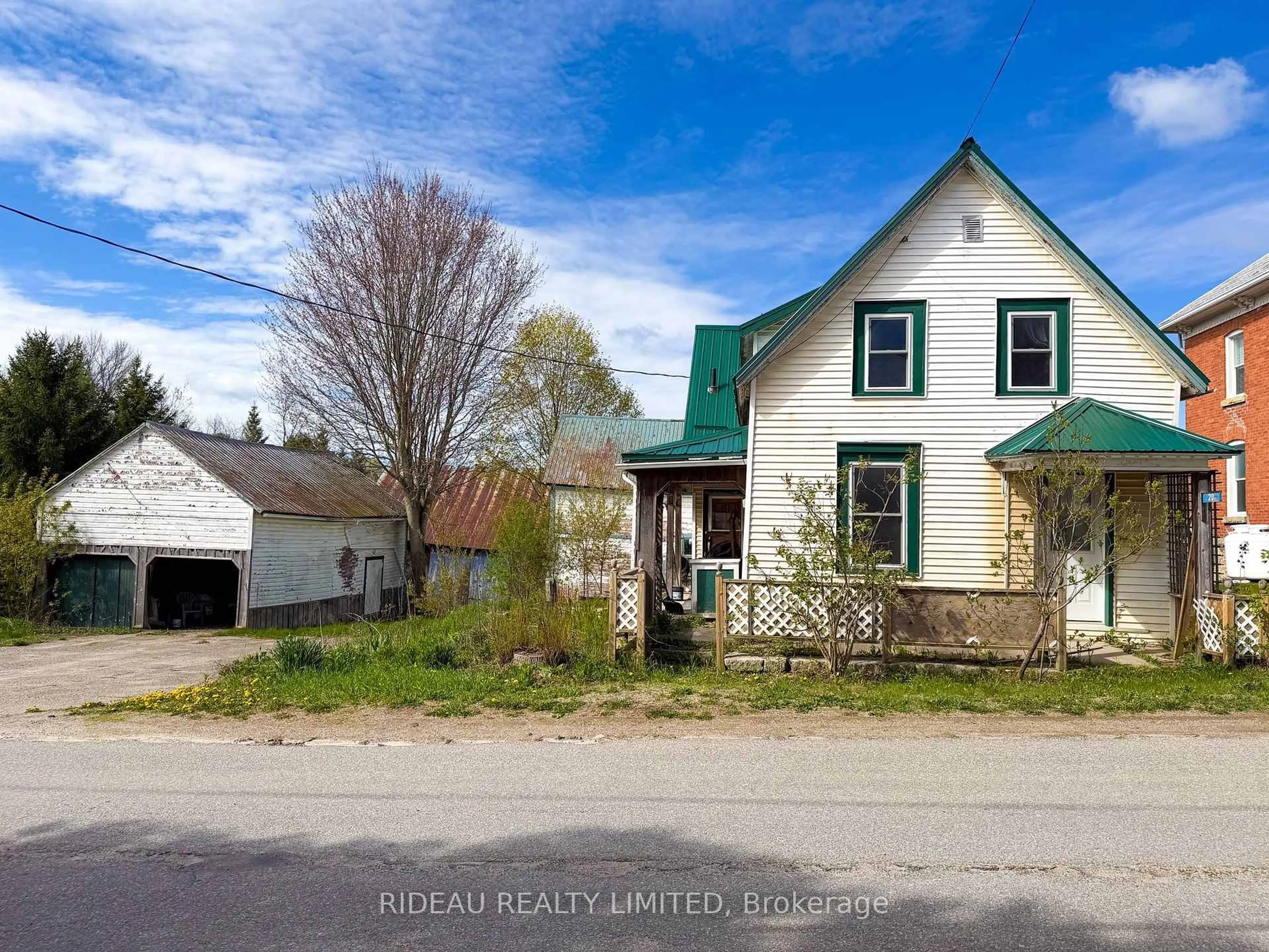 A pic from outside/outdoor area/front of a property/back of a property/a pic from drone, street for 20 Kingston St, Rideau Lakes Ontario K0G 1E0
