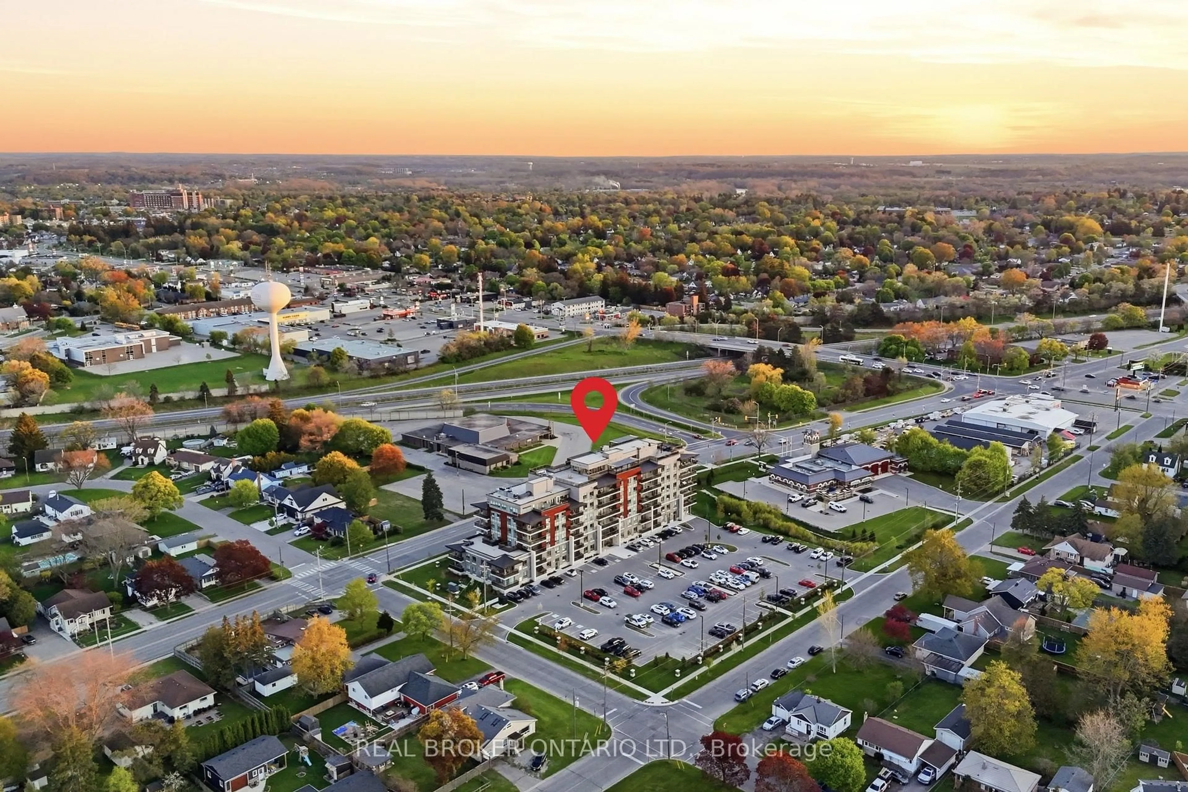 A pic from outside/outdoor area/front of a property/back of a property/a pic from drone, building for 34 Norman St #313, Brantford Ontario N3R 2Y1