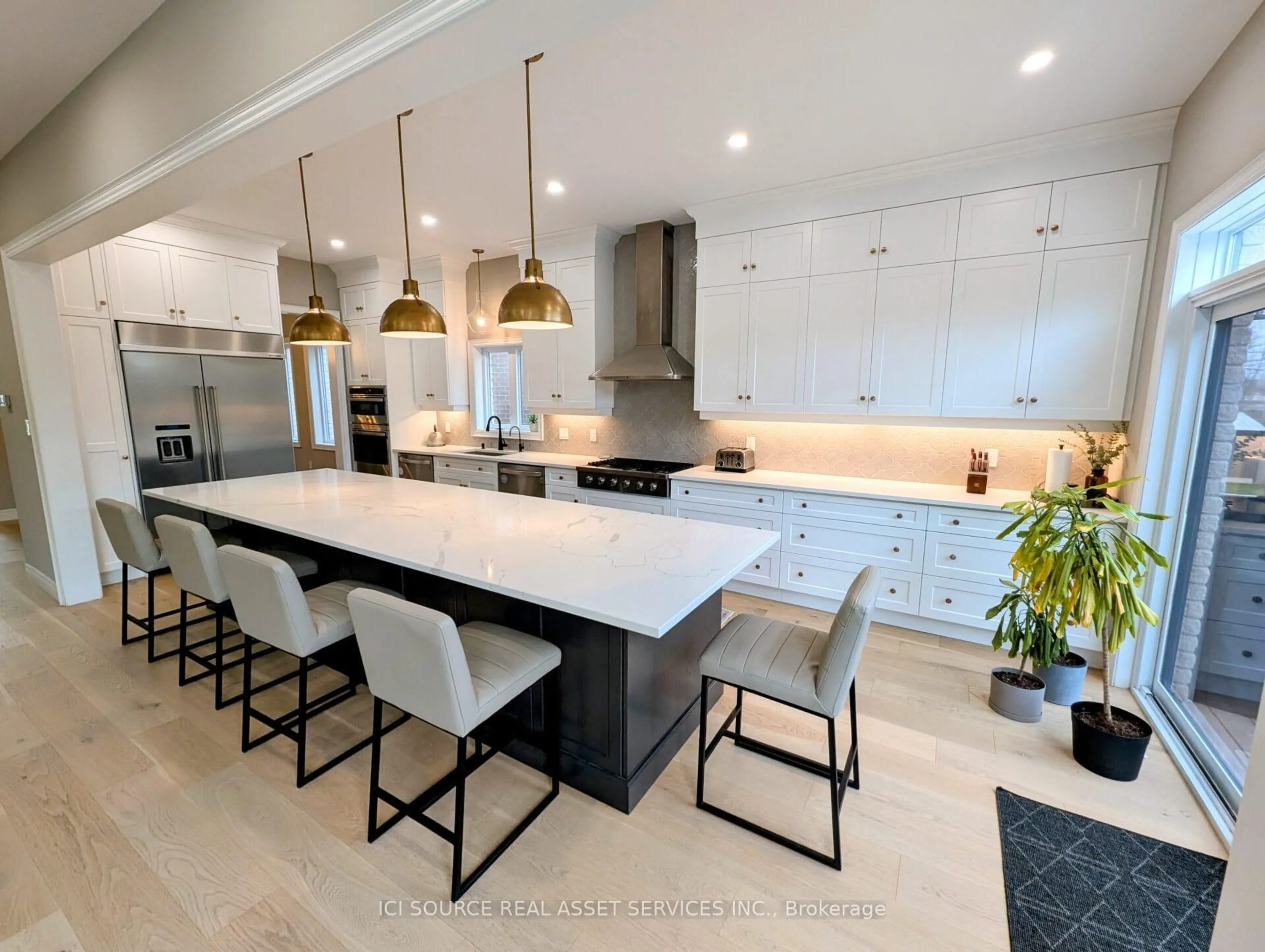 Contemporary kitchen, unknown for 183 Ambrous Cres, Guelph Ontario N1G 0G3