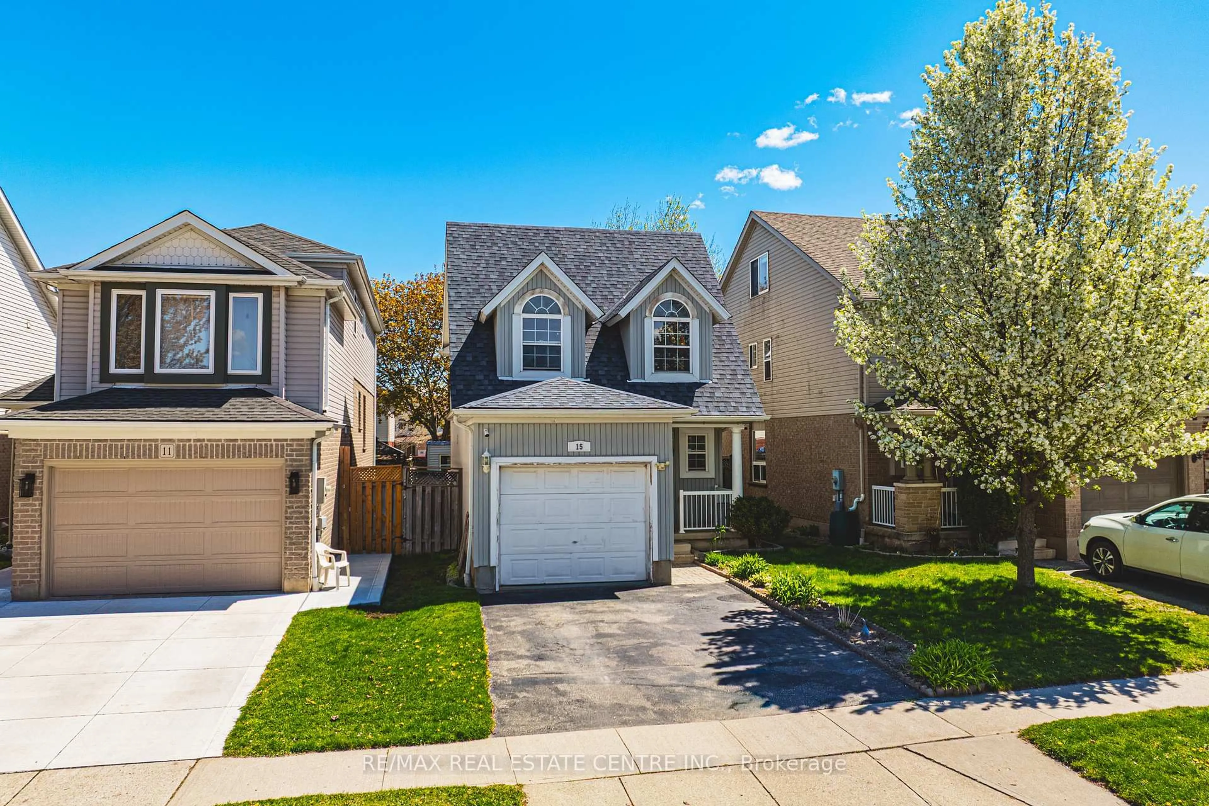 Unknown for 15 Lardner St, Cambridge Ontario N3C 4K6