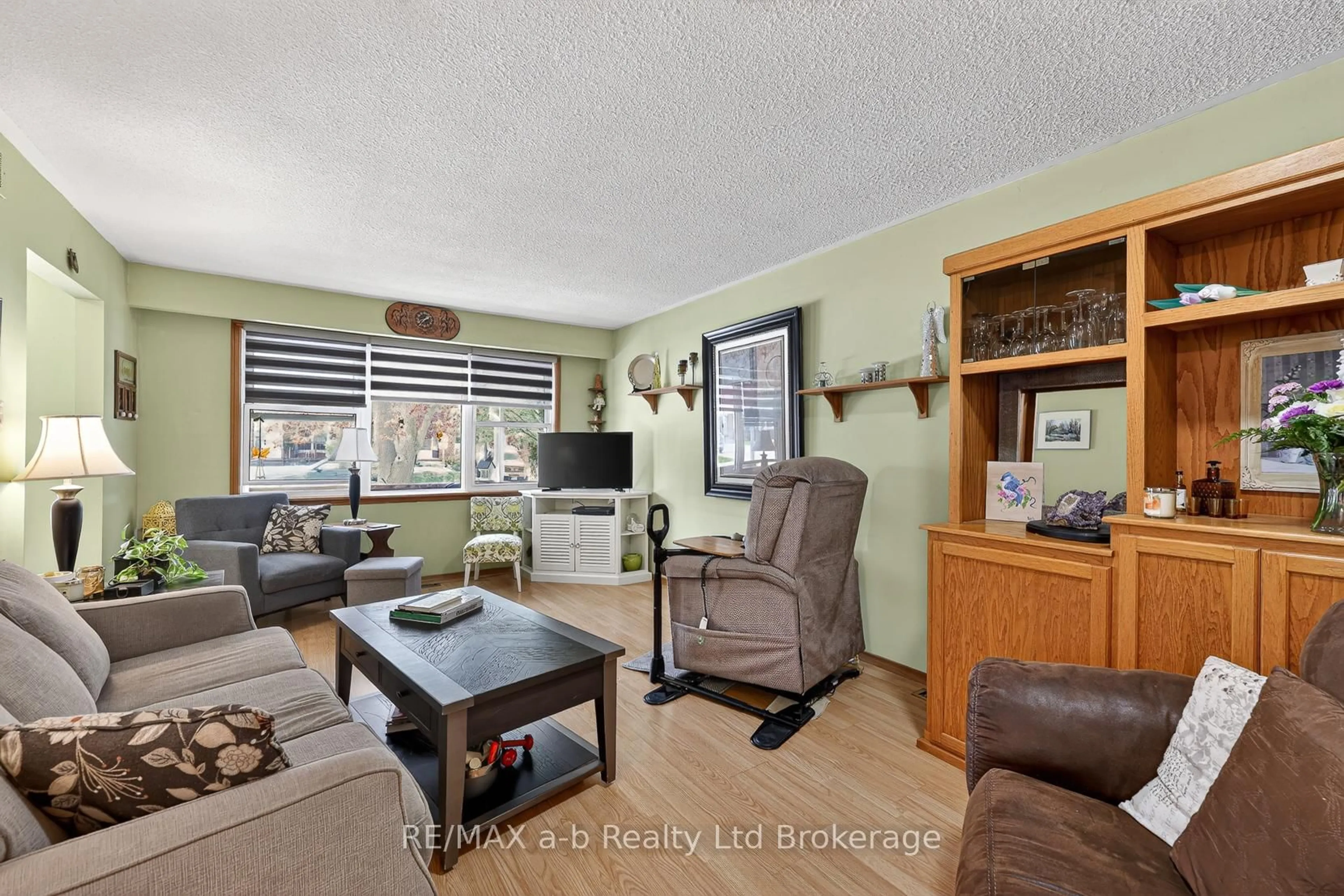 Living room with furniture, unknown for 13 Witty Ave, Ingersoll Ontario N5C 3N9