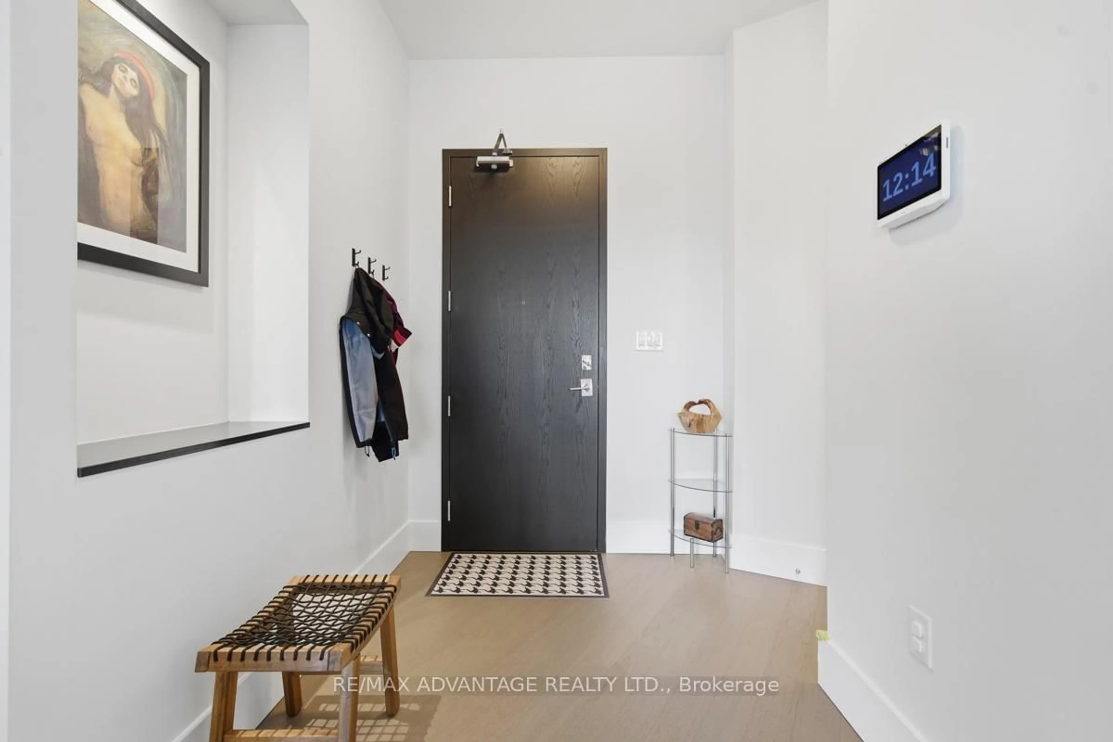 Indoor foyer for 1705 Fiddlehead Pl #207, London North Ontario N6G 0S1