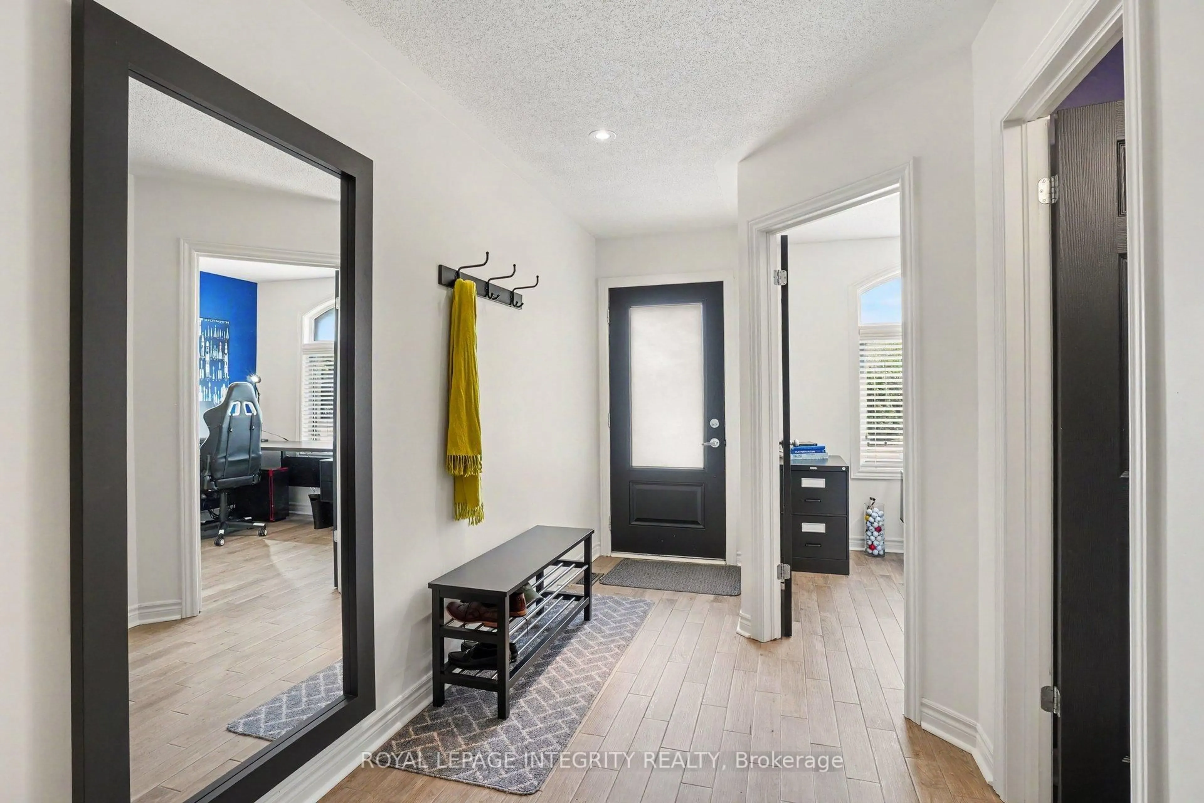 Indoor entryway for 63 Mersey Dr #40, Ottawa Ontario K2K 0H2