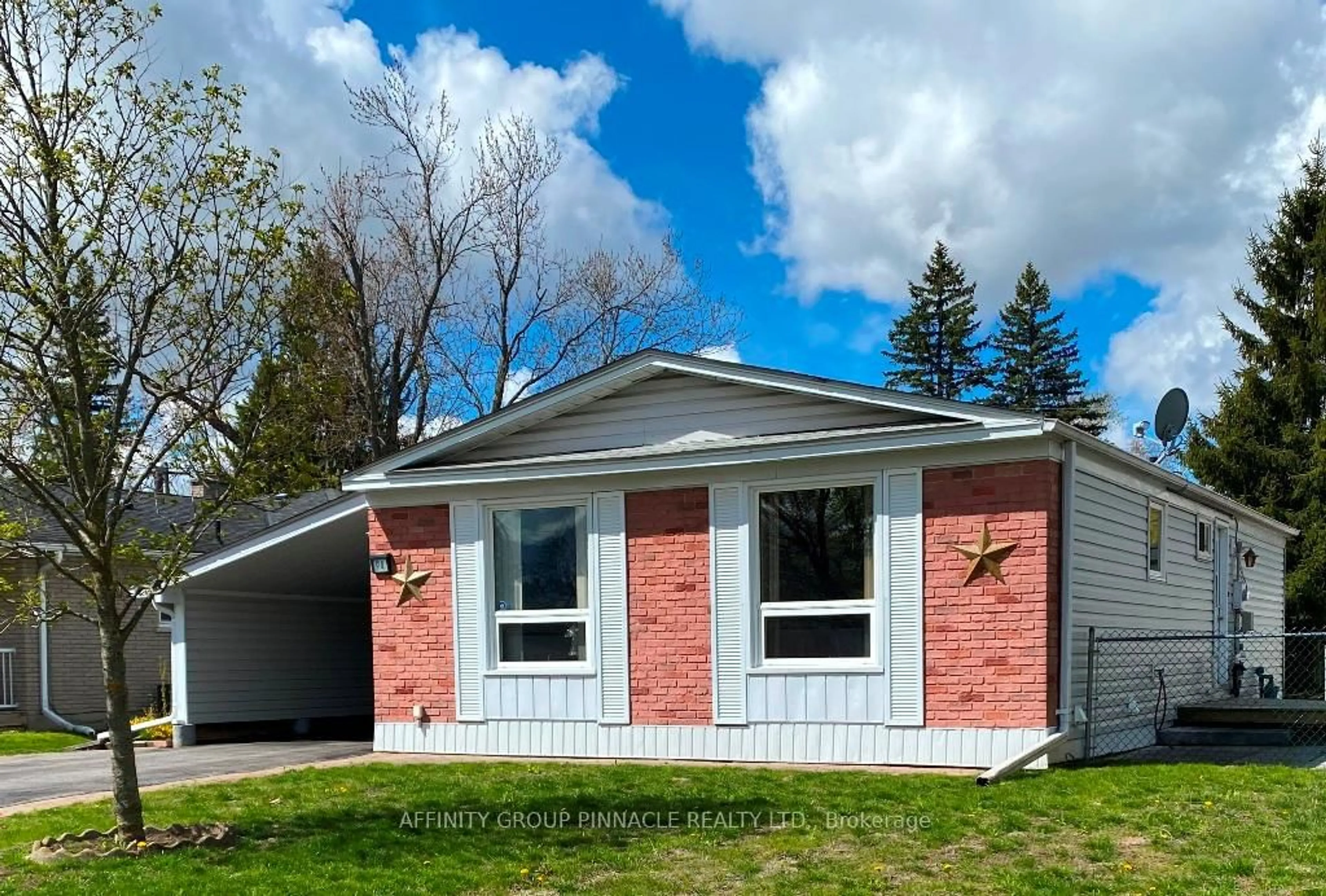 Home with vinyl exterior material, street for 94 Sanderling Cres, Kawartha Lakes Ontario K9V 4N2