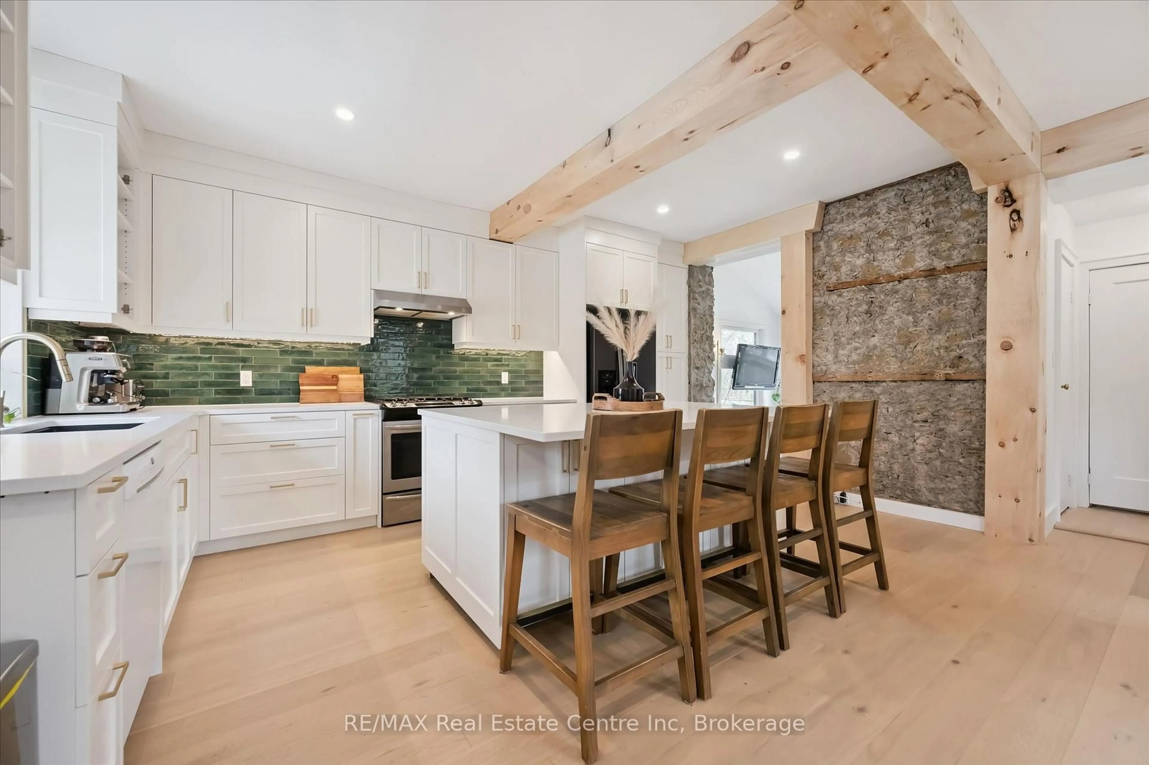 Open concept kitchen, ceramic/tile floor for 200 St George St, Centre Wellington Ontario N1M 1K4