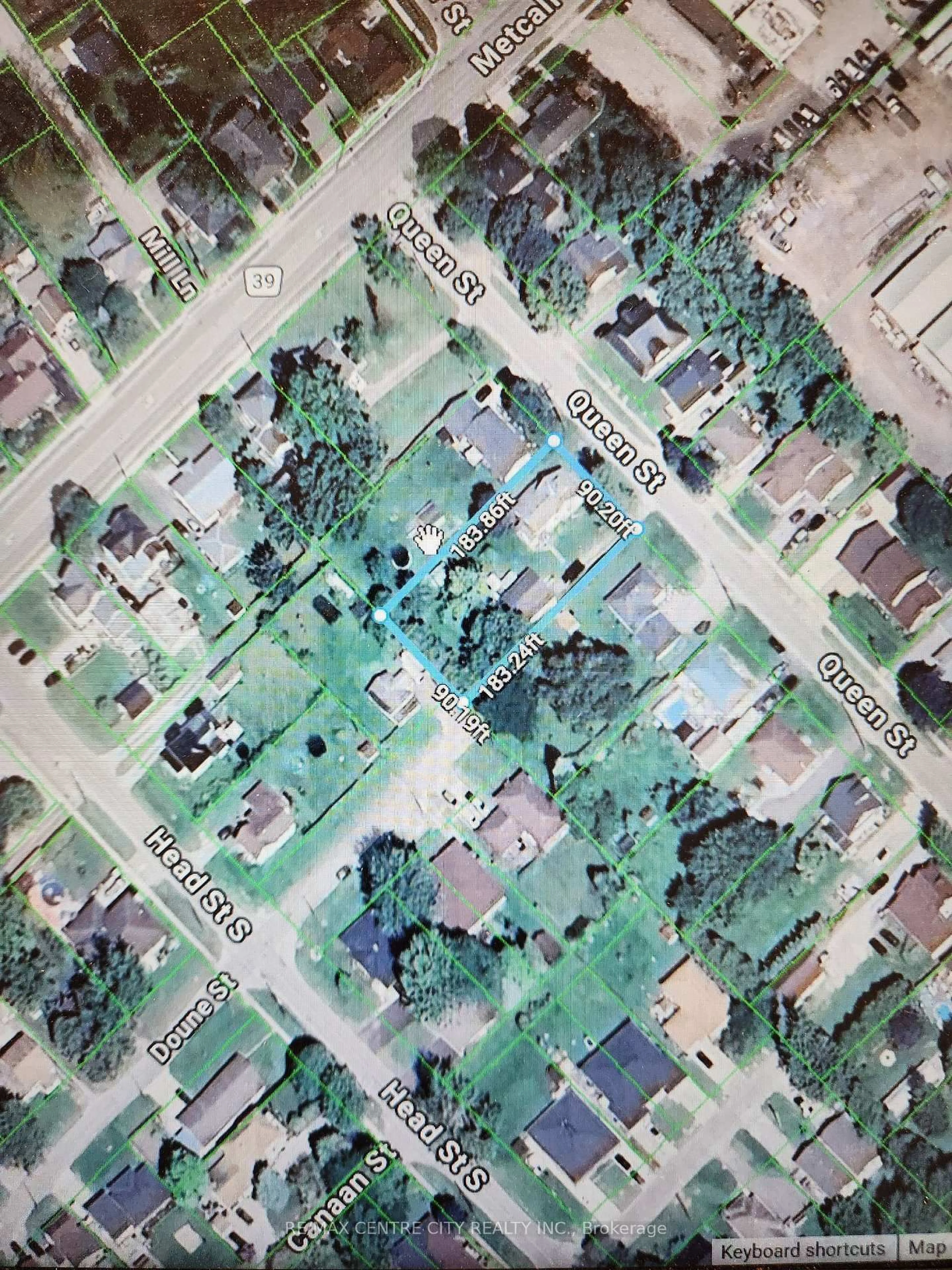 A pic from outside/outdoor area/front of a property/back of a property/a pic from drone, street for 30 Queen St, Strathroy-Caradoc Ontario N7G 2H7