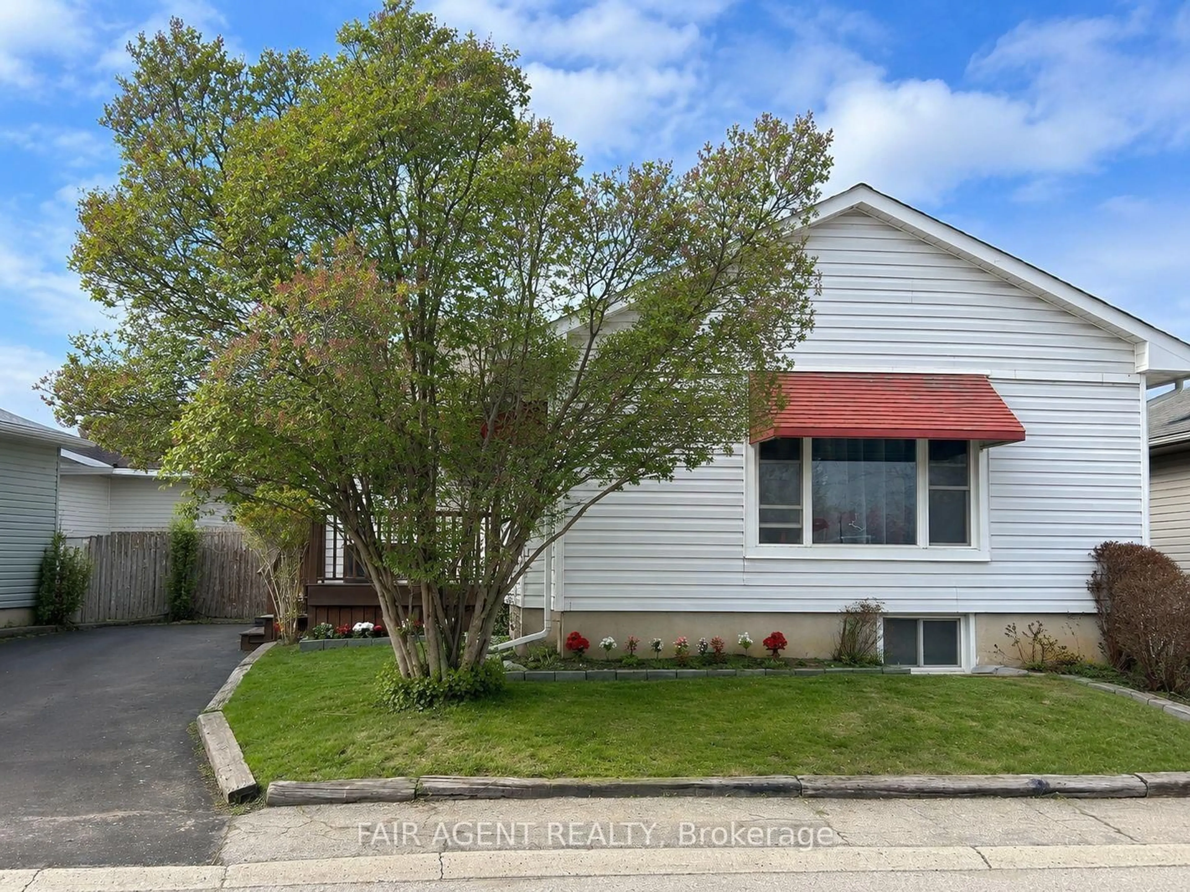 Home with vinyl exterior material, street for 1822 CULVER Dr, London East Ontario N5V 3K6