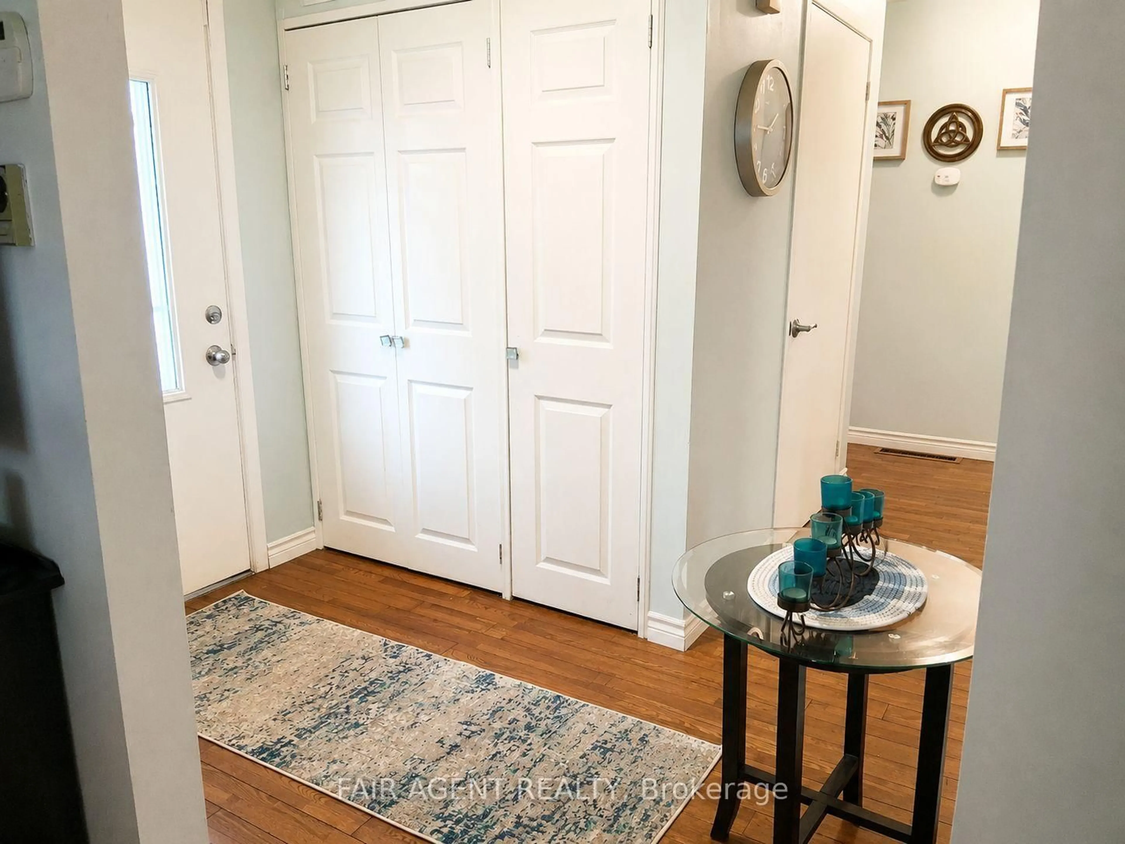 Indoor entryway for 1822 CULVER Dr, London East Ontario N5V 3K6