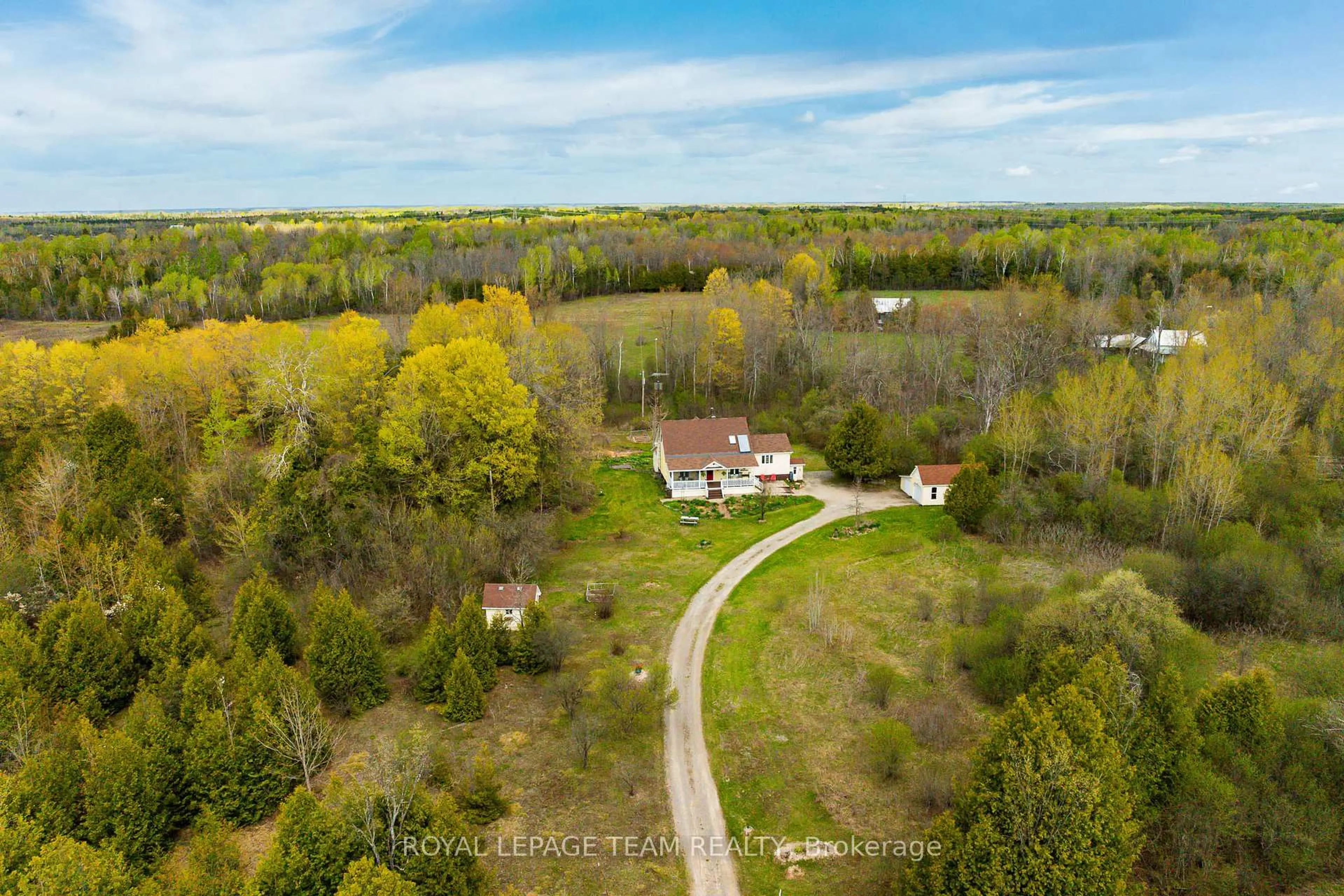 A pic from outside/outdoor area/front of a property/back of a property/a pic from drone, unknown for 167 Gardiner Rd, Merrickville-Wolford Ontario K0G 1R0