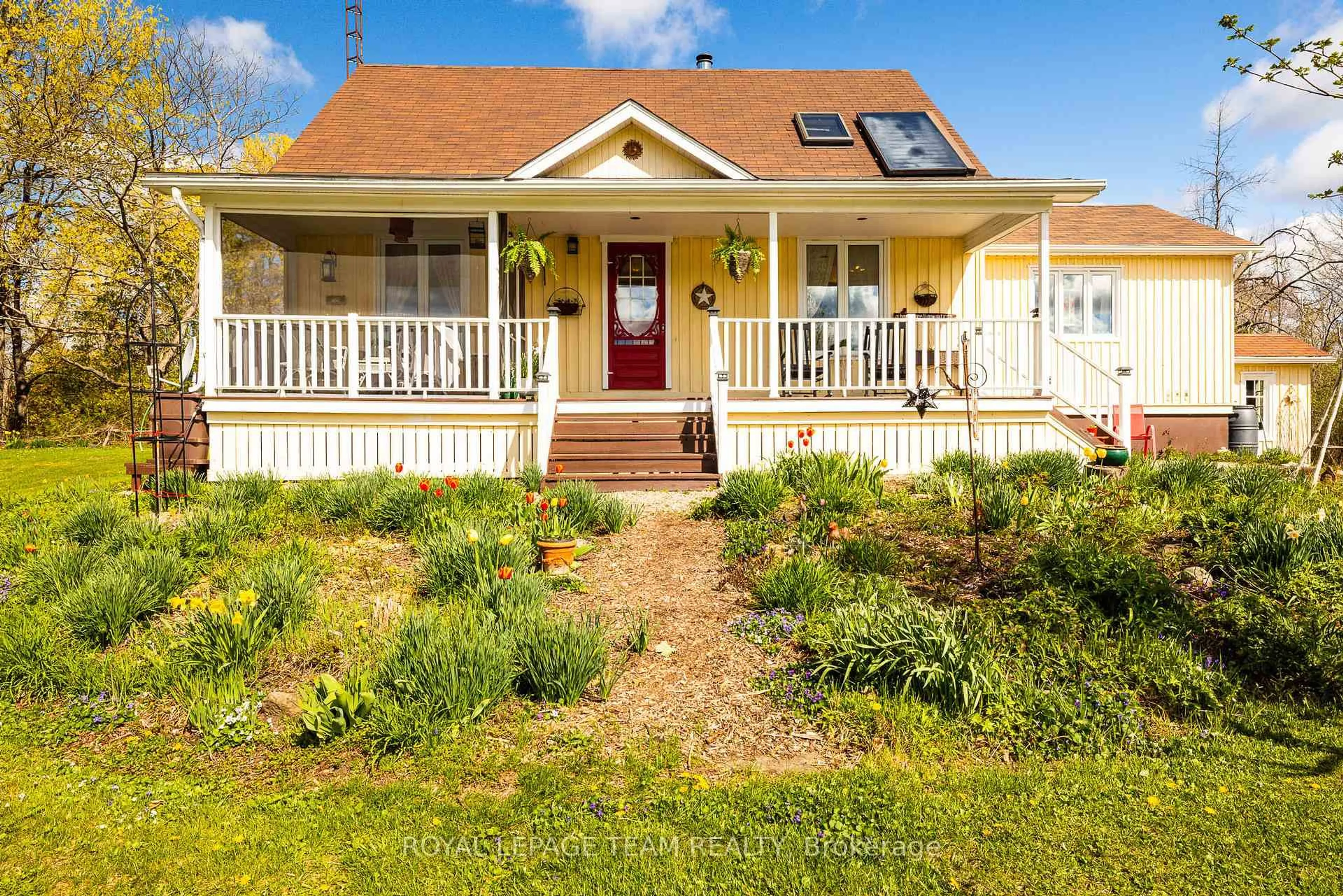 Home with vinyl exterior material, street for 167 Gardiner Rd, Merrickville-Wolford Ontario K0G 1R0