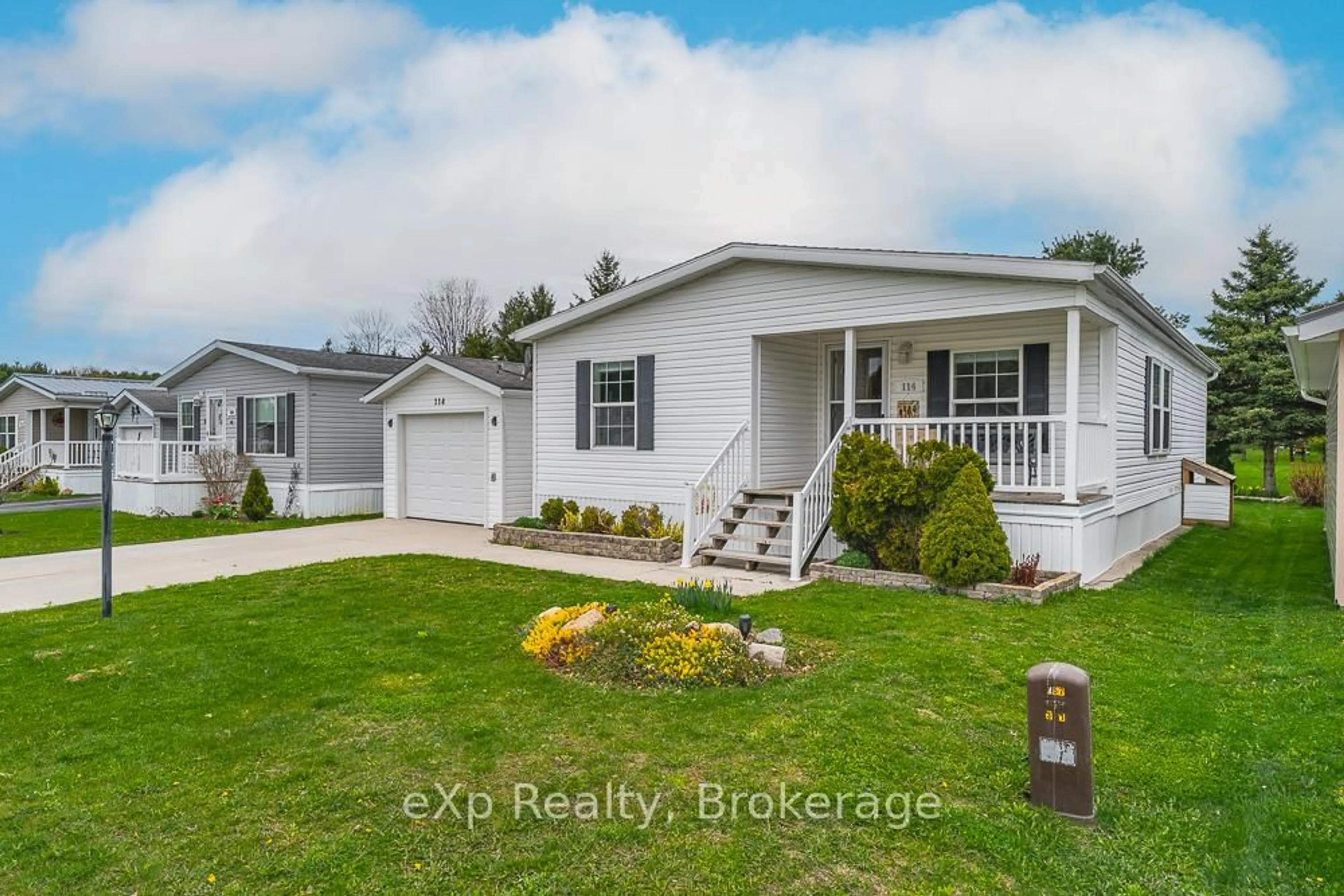Home with vinyl exterior material, water/lake/river/ocean view for 114 Rosewood Dr, Georgian Bluffs Ontario N4K 5N5