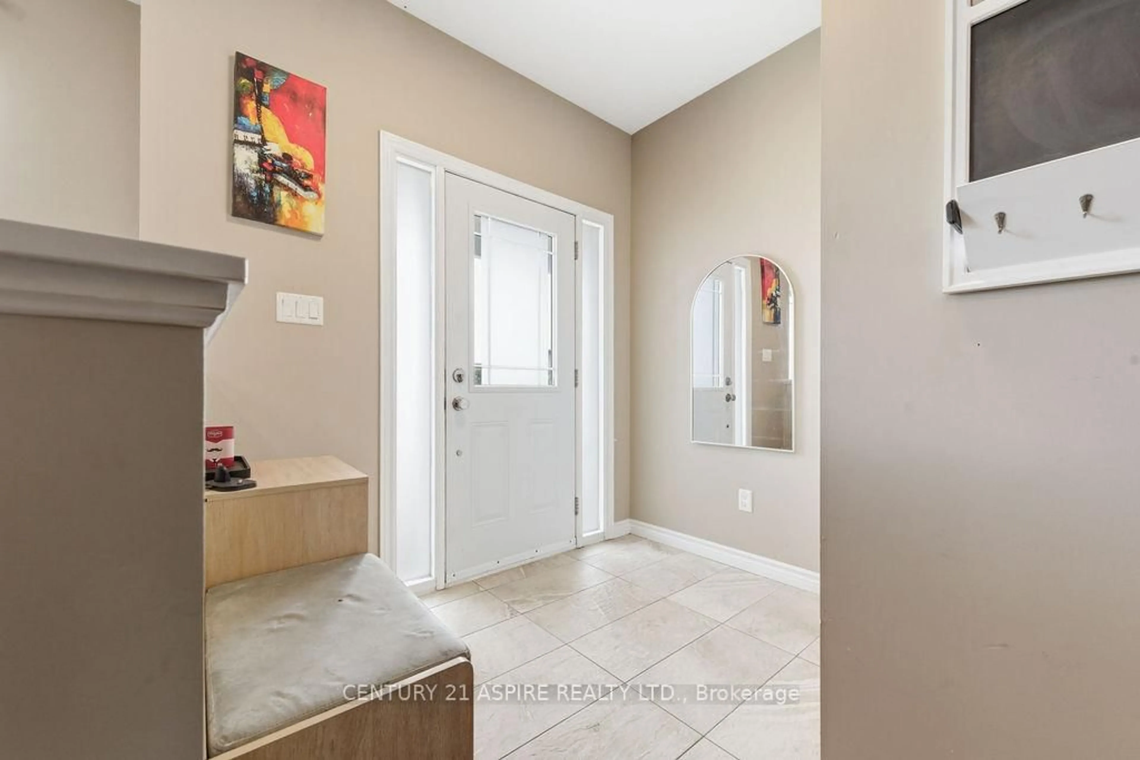 Indoor entryway for 541 Gardner Cres, Petawawa Ontario K8H 0C4