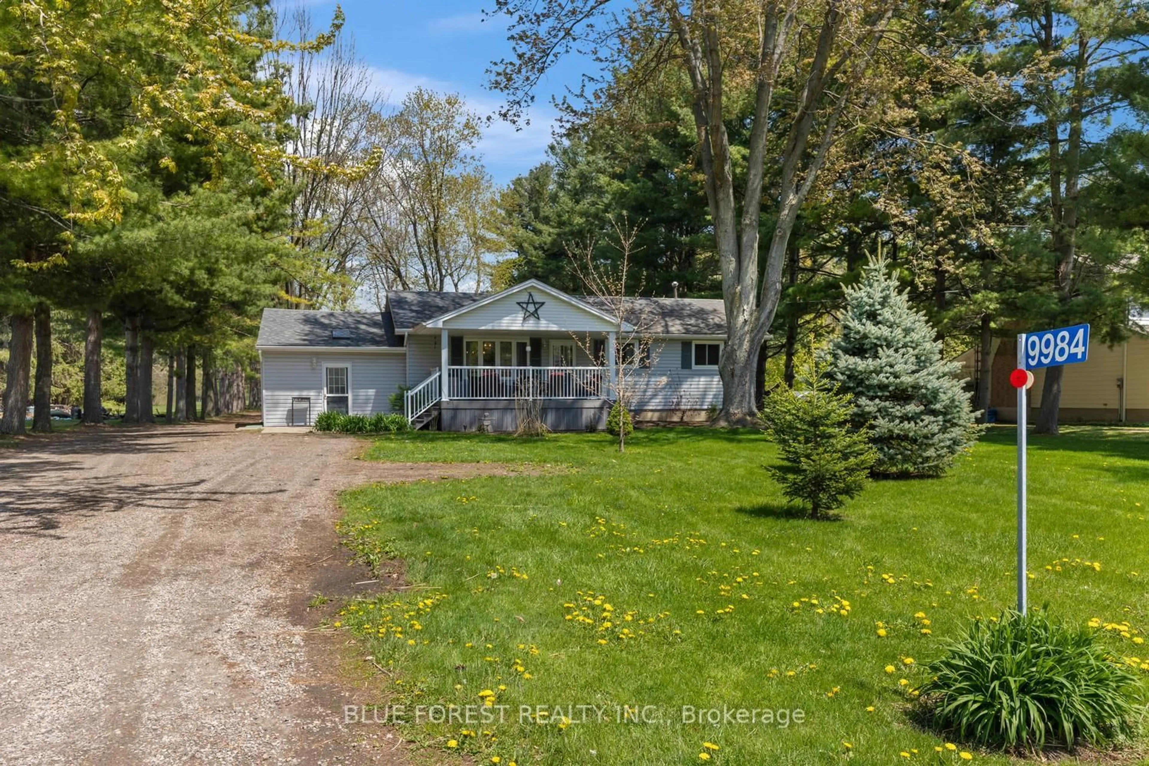 A pic from outside/outdoor area/front of a property/back of a property/a pic from drone, water/lake/river/ocean view for 9984 Graham Rd, West Elgin Ontario N0L 2P0