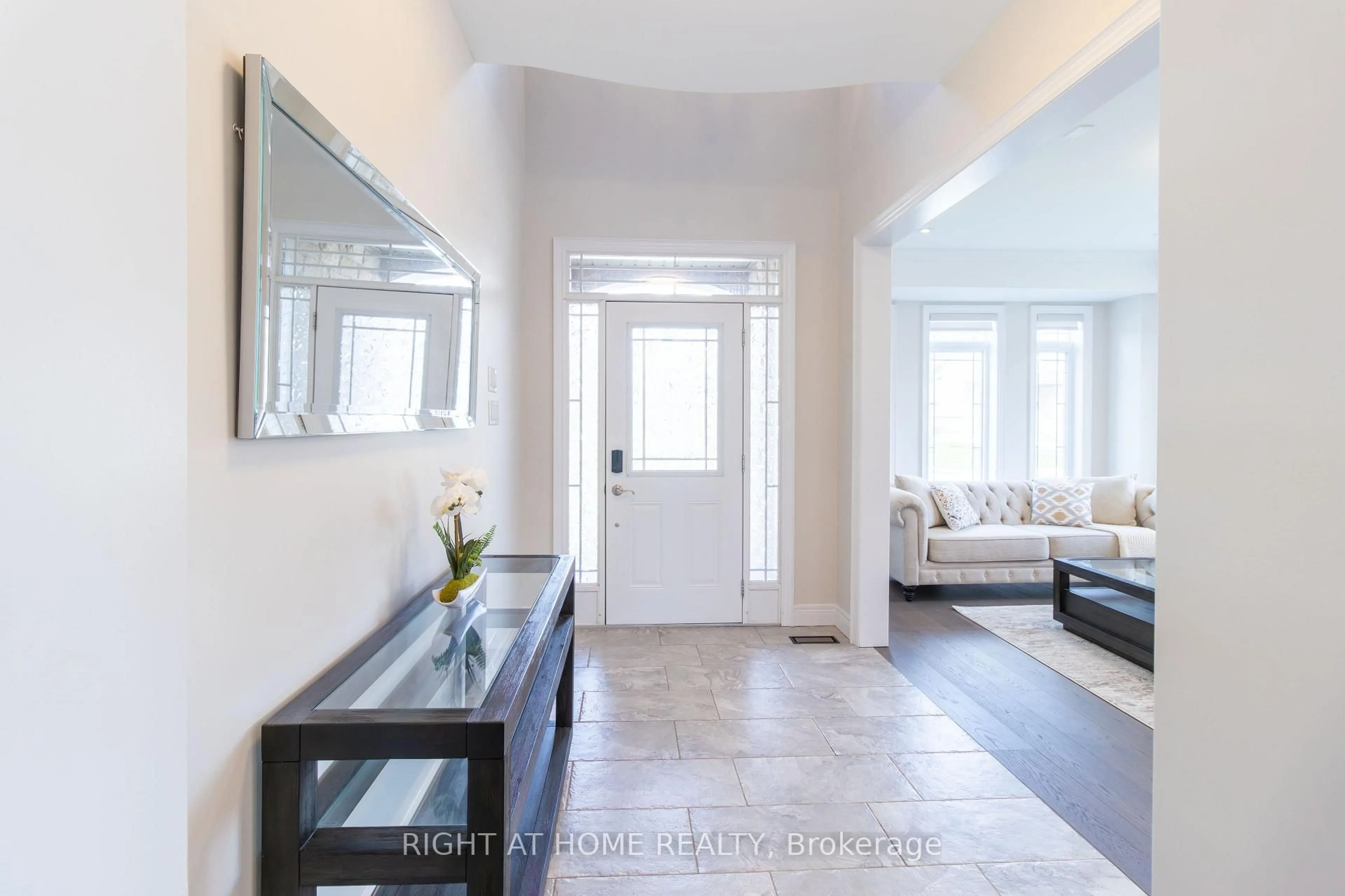 Indoor entryway for 779 Snowberry Crt, Waterloo Ontario N2V 0E7