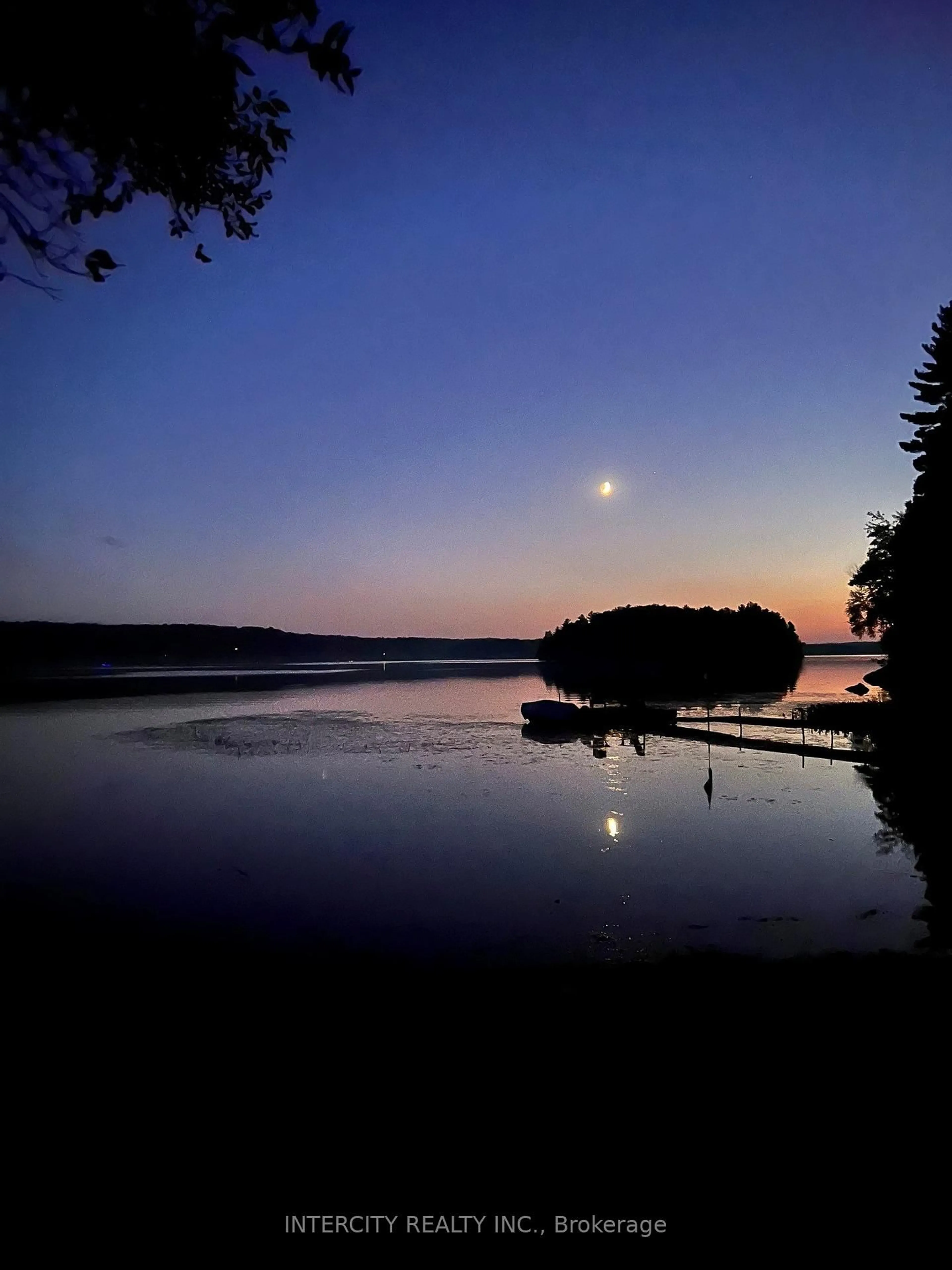 Blurry image for 1052 Cove Rd #3, Muskoka Lakes Ontario L0B 1M0