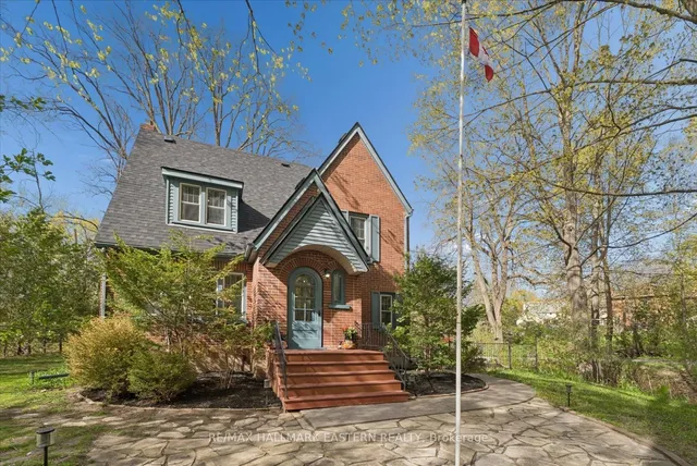 301 Engleburn Ave, Peterborough 2