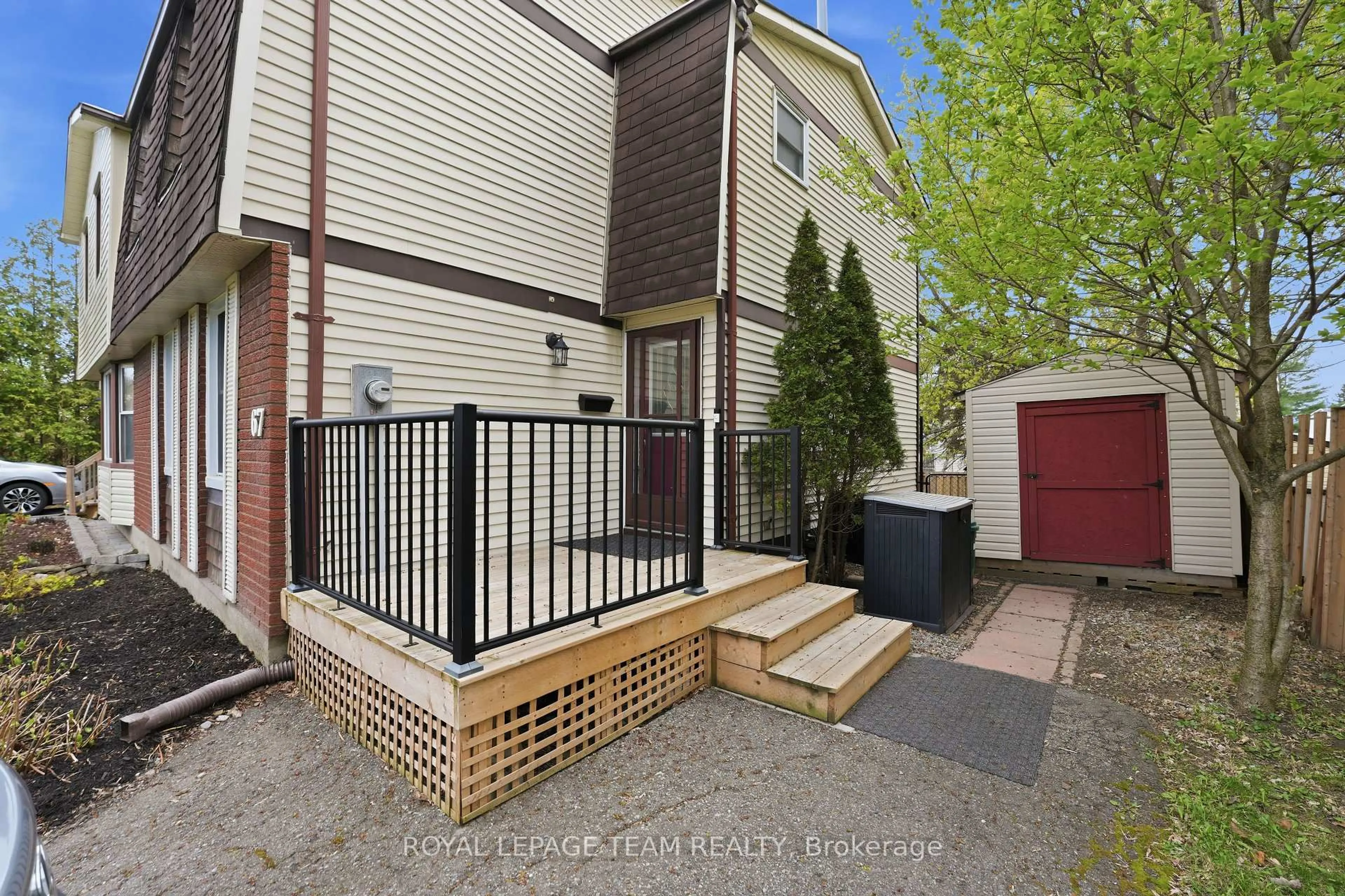 Patio, street for 67 Castlefrank Rd, Ottawa Ontario K2L 2E6