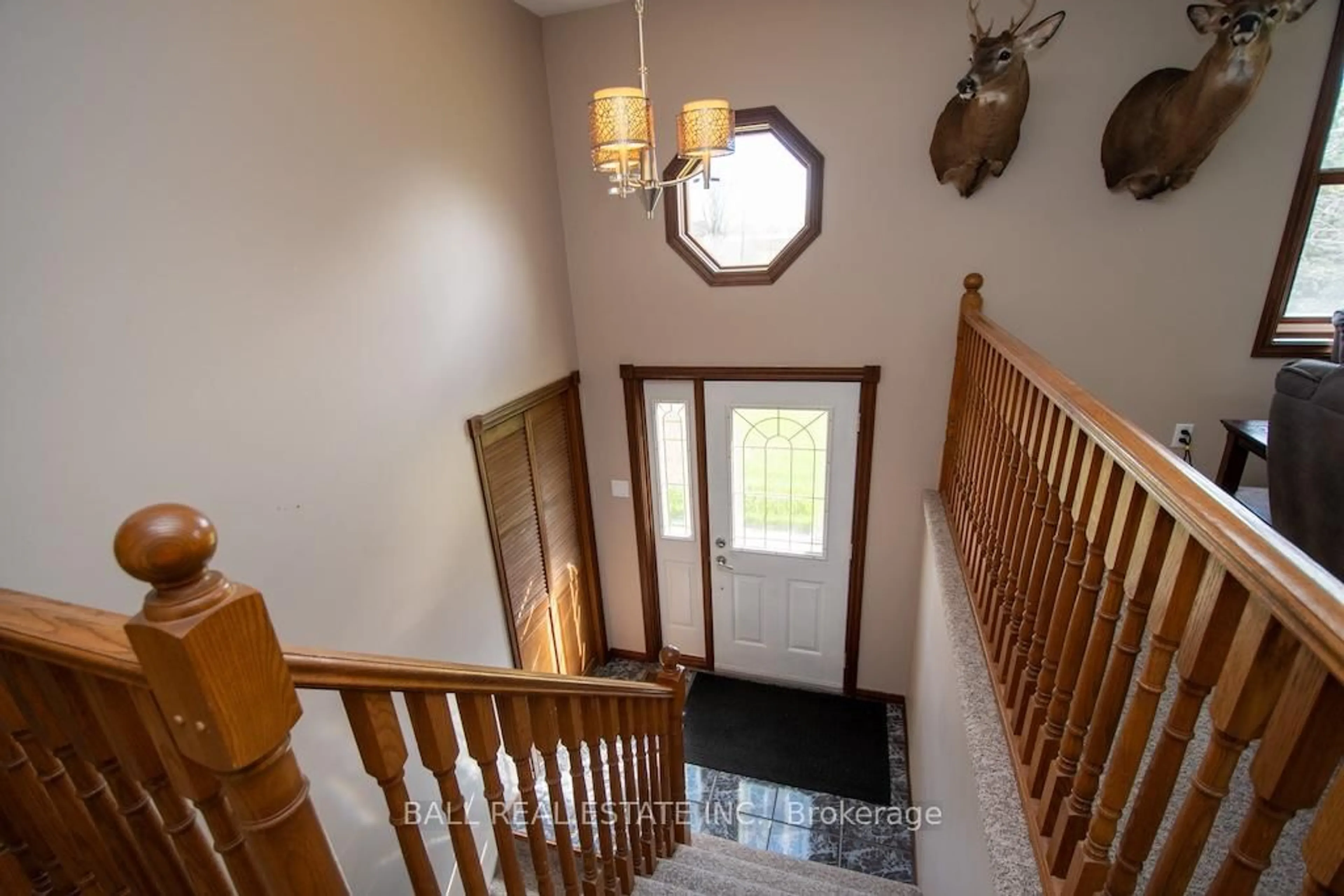 Indoor foyer for 1334 County Road 28, Cavan Monaghan Ontario K0L 1V0