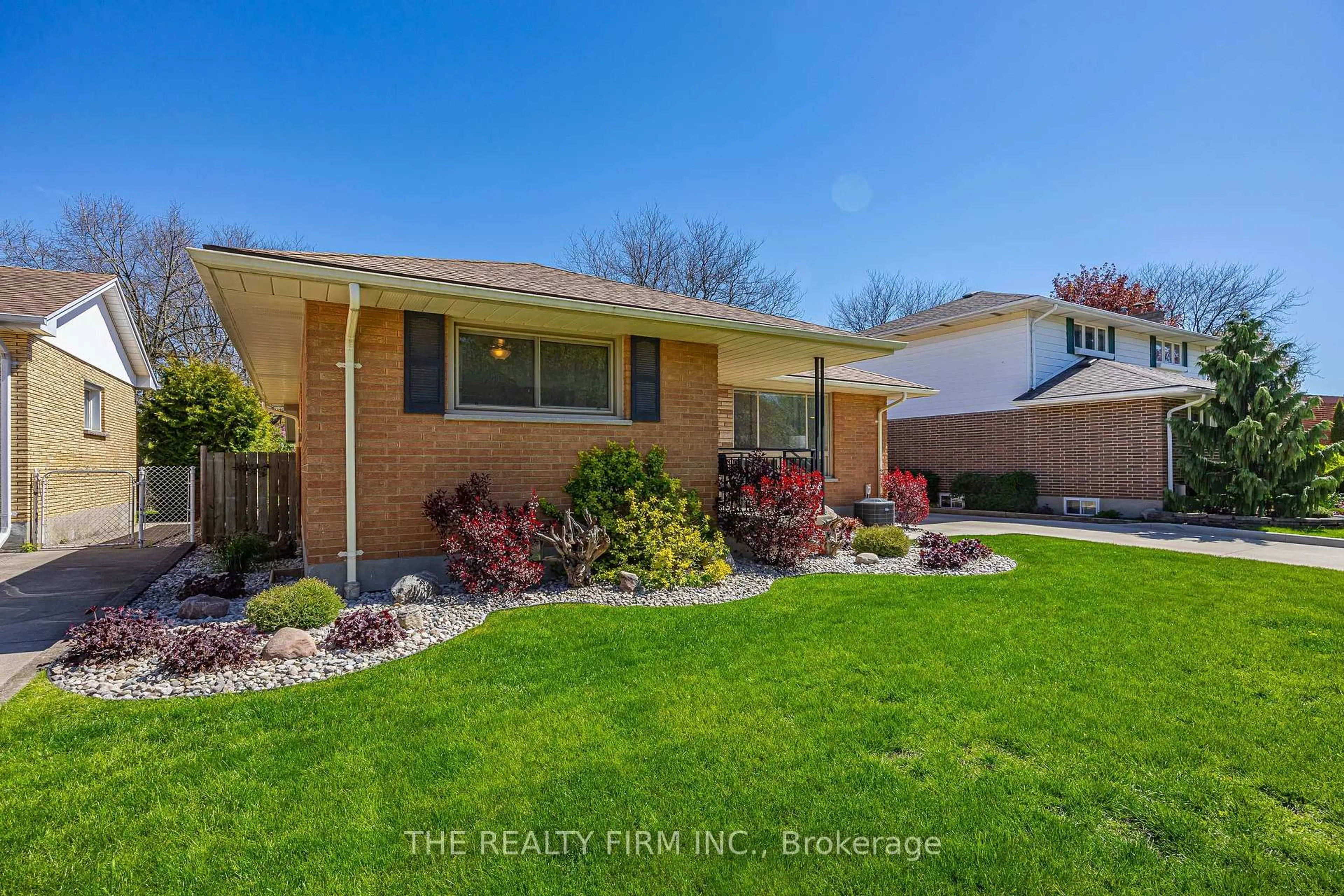 Home with brick exterior material, street for 430 Magnolia Cres, London East Ontario N5Y 4S9