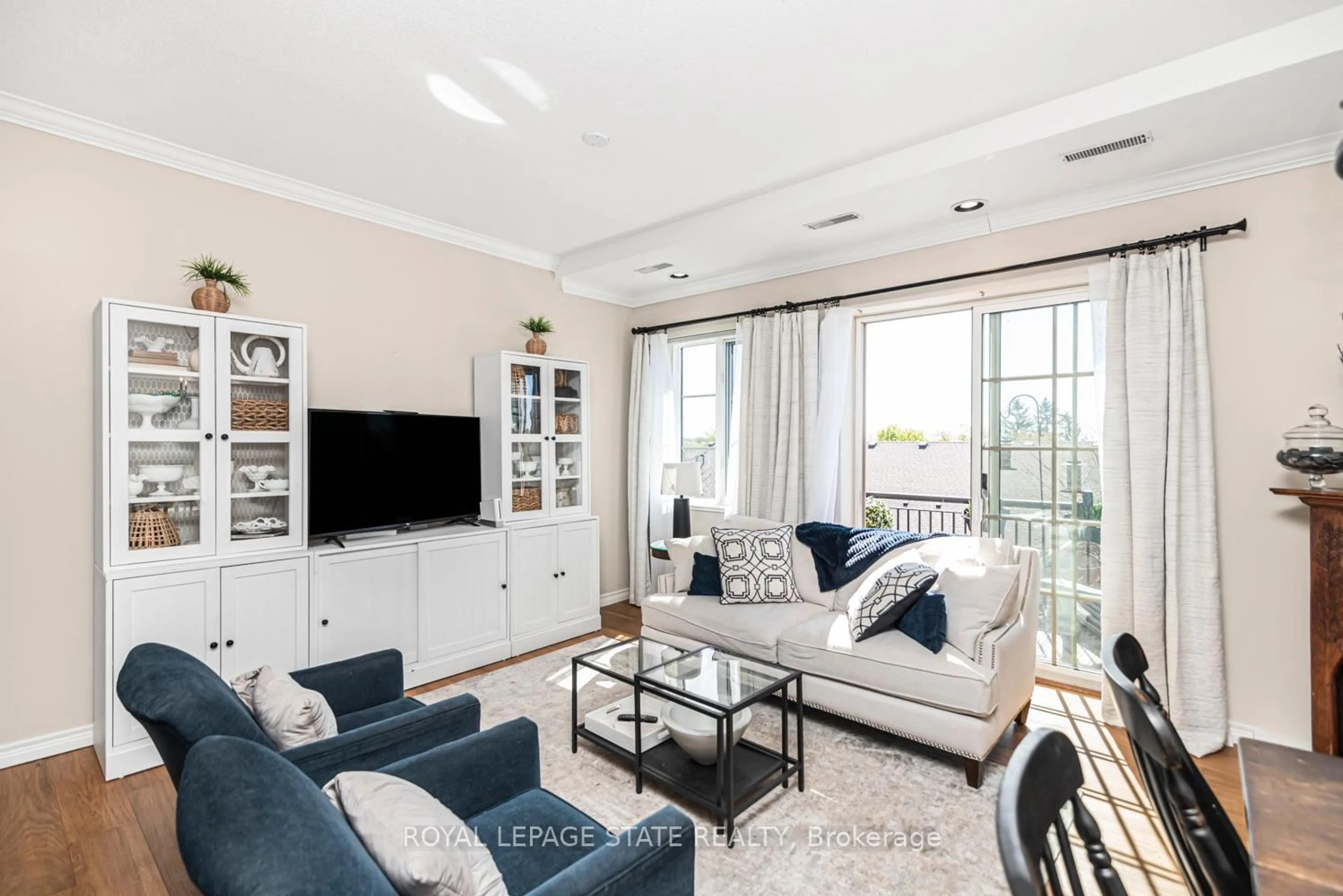 Living room with furniture, unknown for 262 Dundas St #311, Hamilton Ontario L9B 1A9