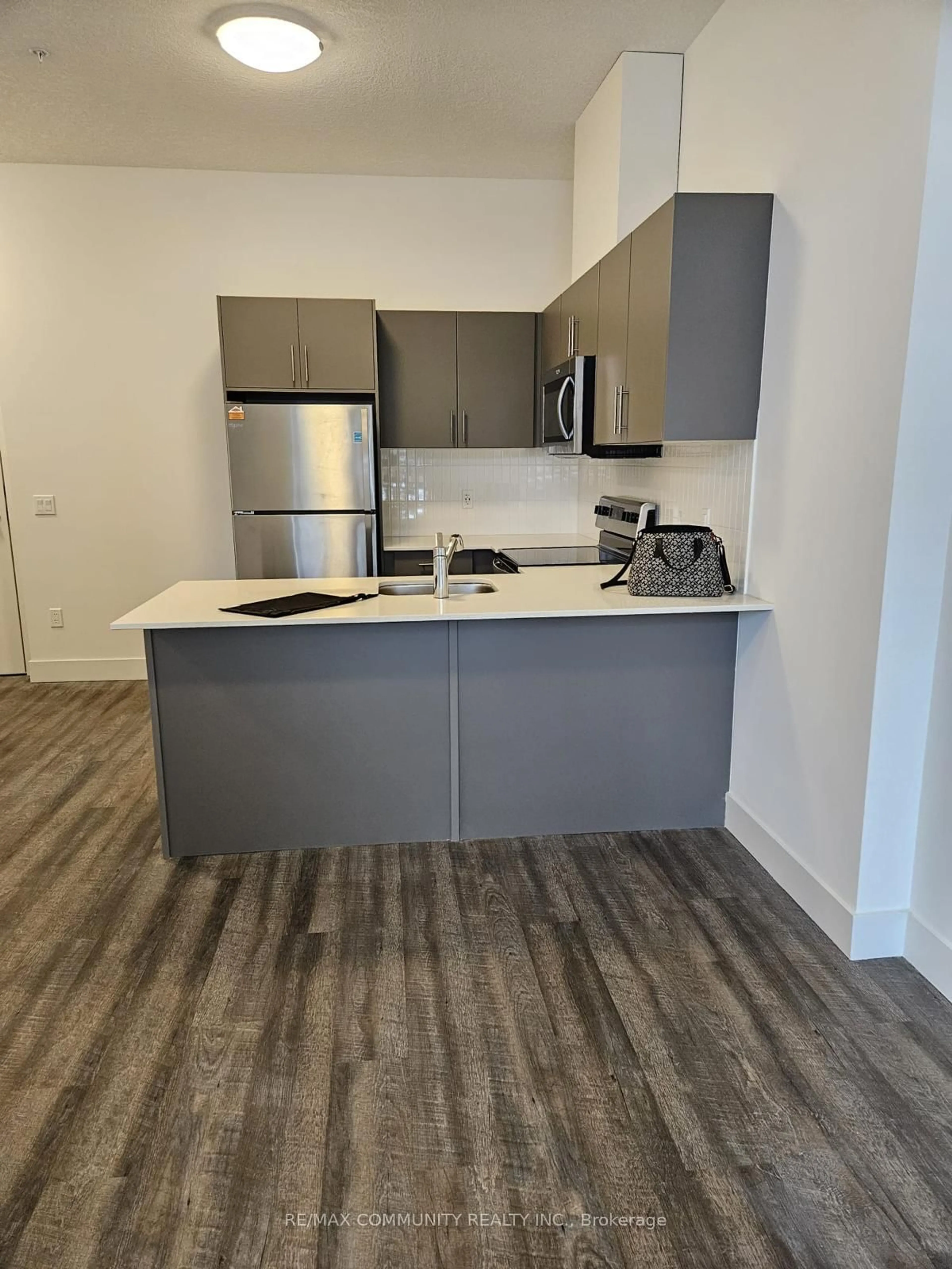 Standard kitchen, unknown for 107 Roger St #106, Waterloo Ontario N2J 0G2