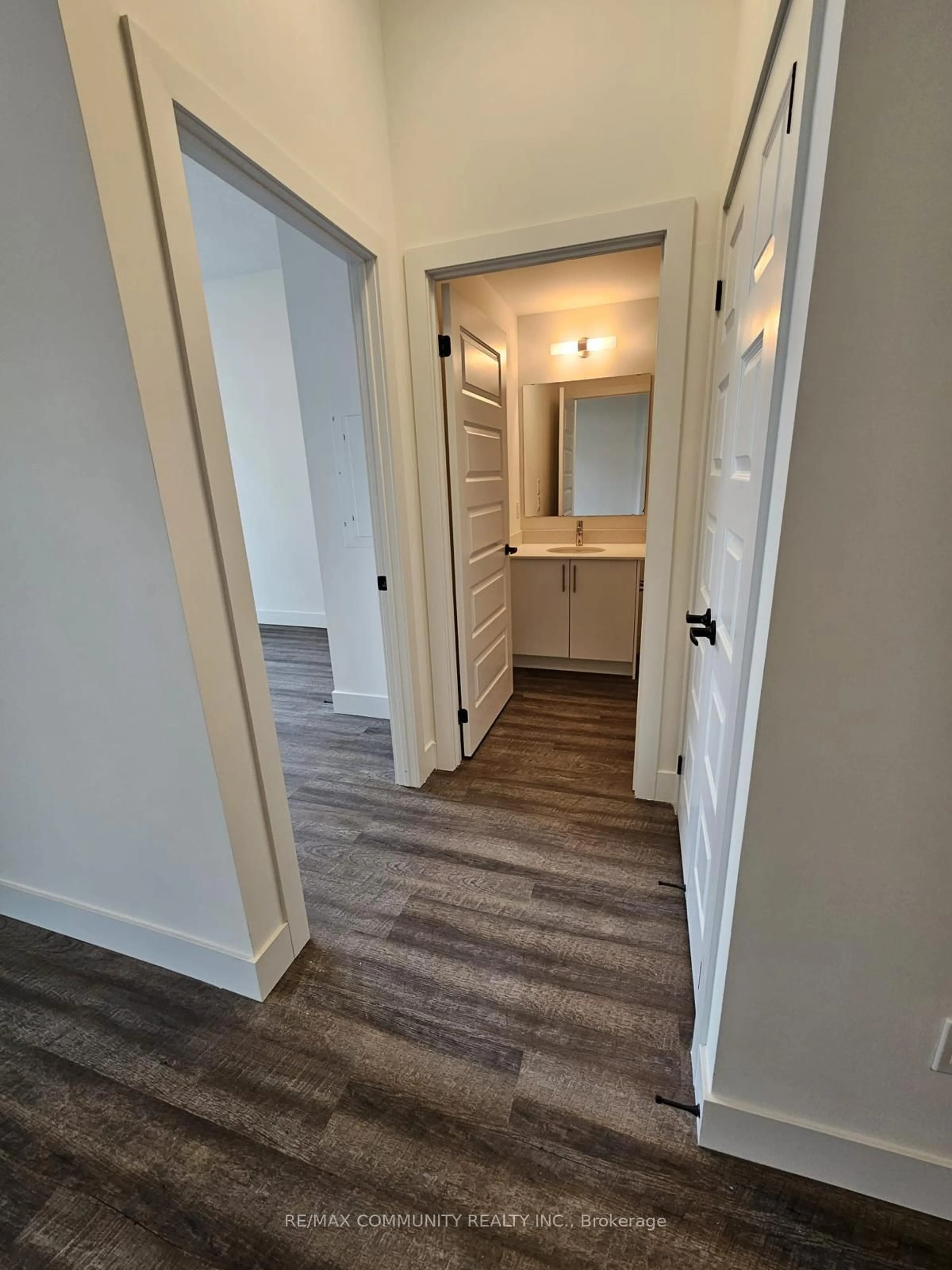 Indoor entryway for 107 Roger St #106, Waterloo Ontario N2J 0G2