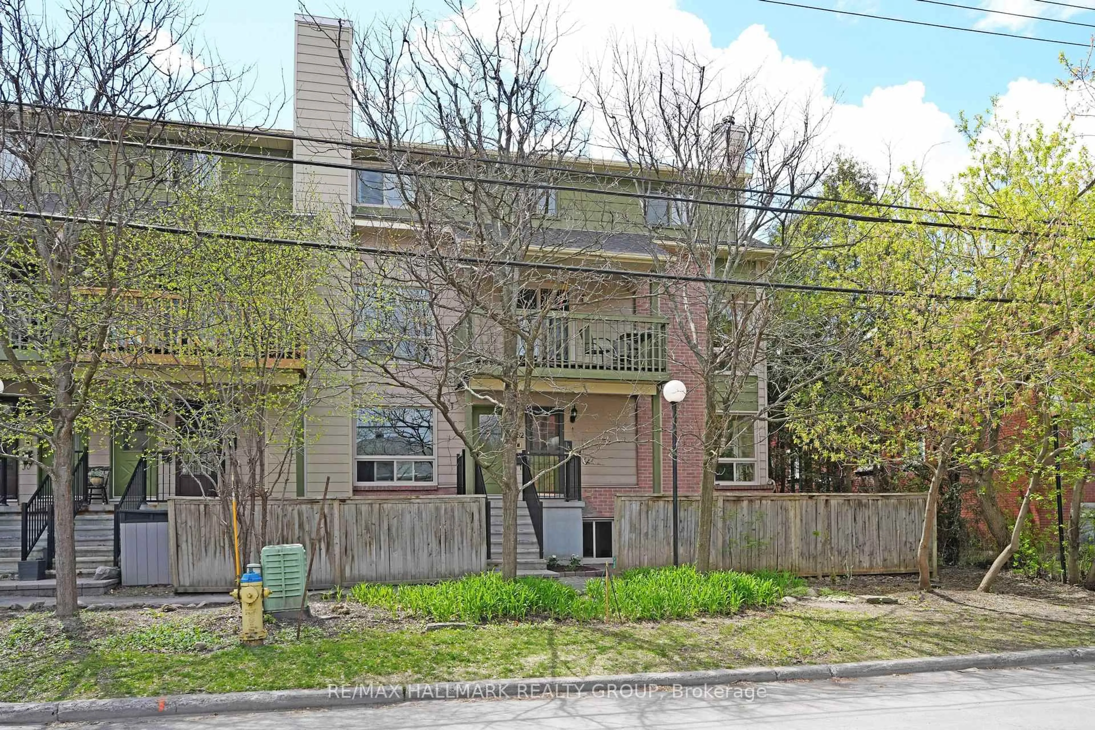 Unknown for 262A Presland Rd, Ottawa Ontario K1K 2B8