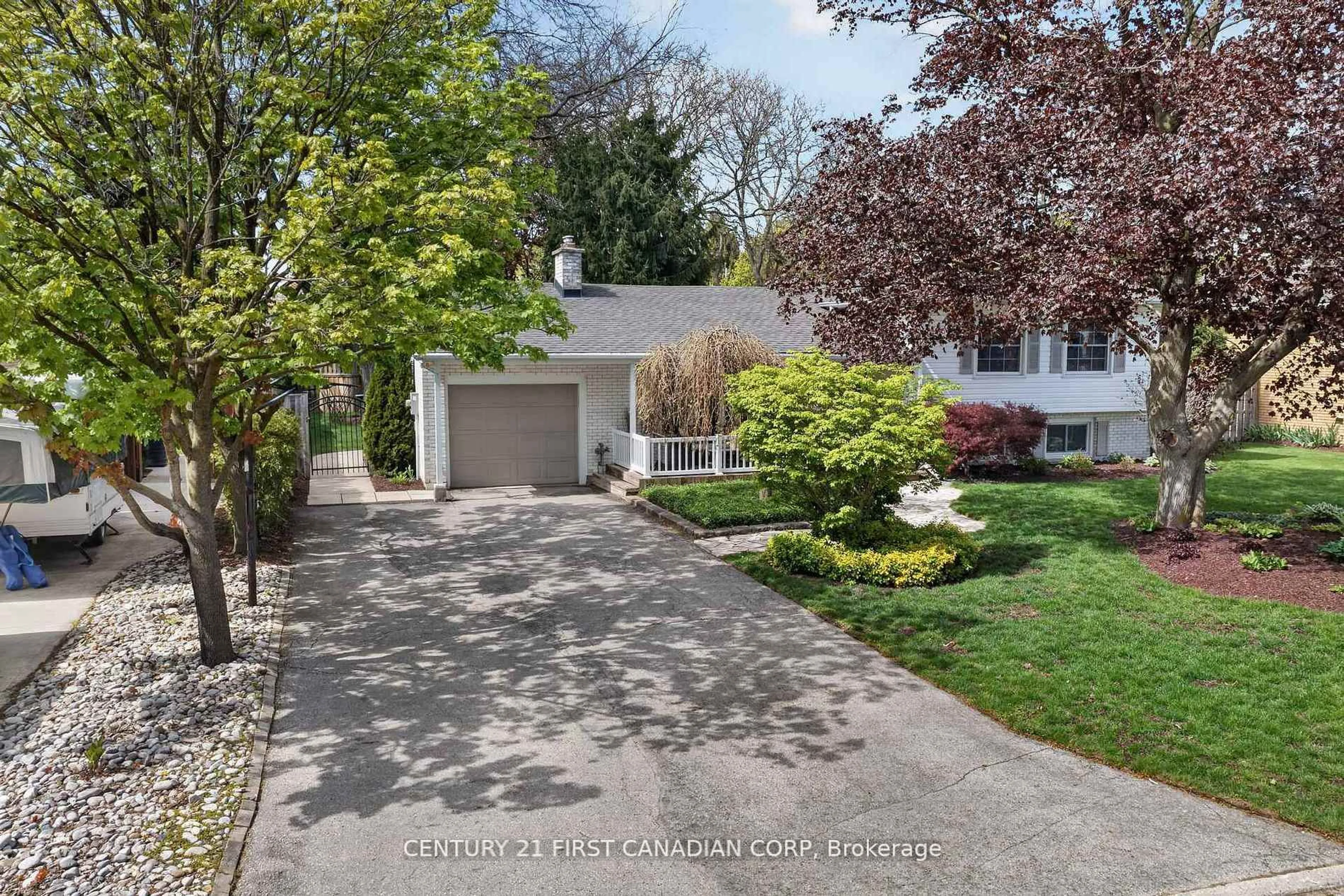 A pic from outside/outdoor area/front of a property/back of a property/a pic from drone, street for 16 Gustin Ave, London South Ontario N6P 1C2