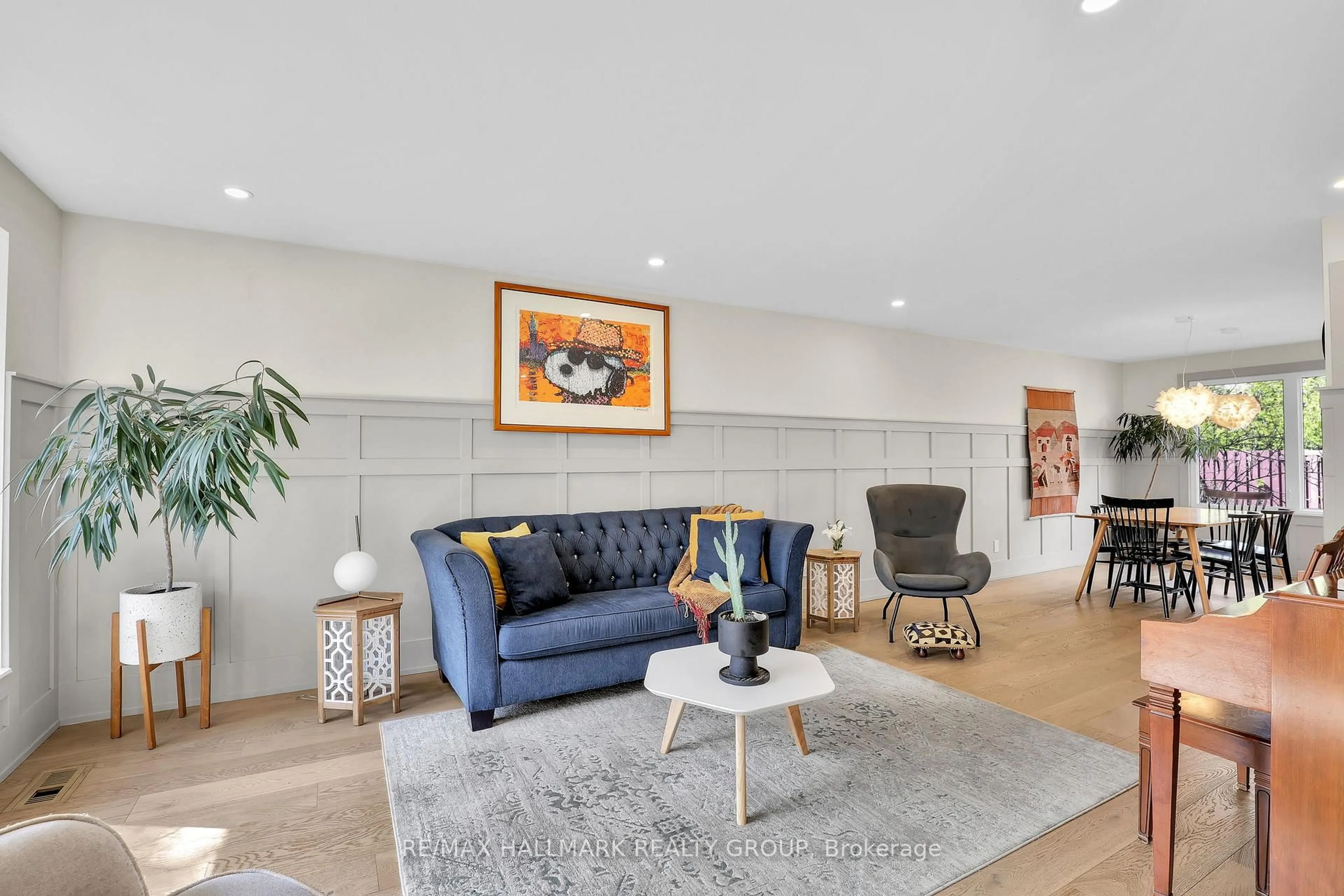 Living room with furniture, unknown for 20 Riverbrook Rd, Ottawa Ontario K2H 7Z5
