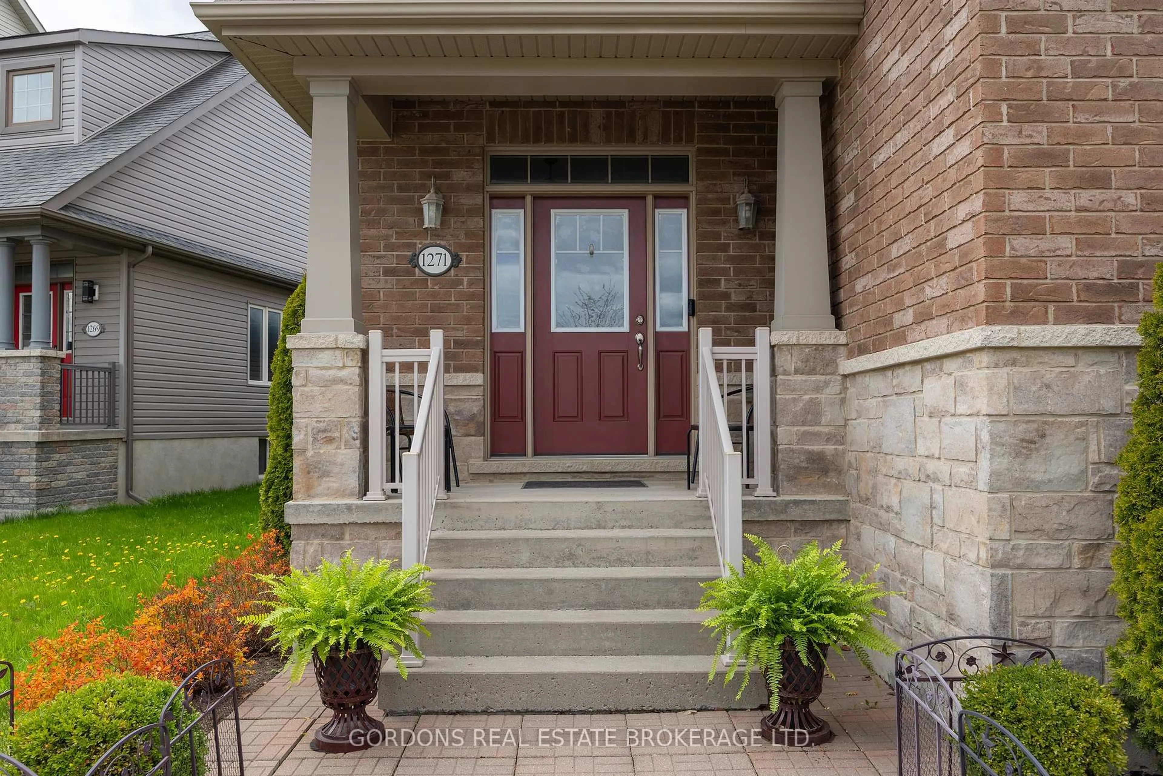 Indoor entryway for 1271 Crossfield Ave, Kingston Ontario K7P 0A6