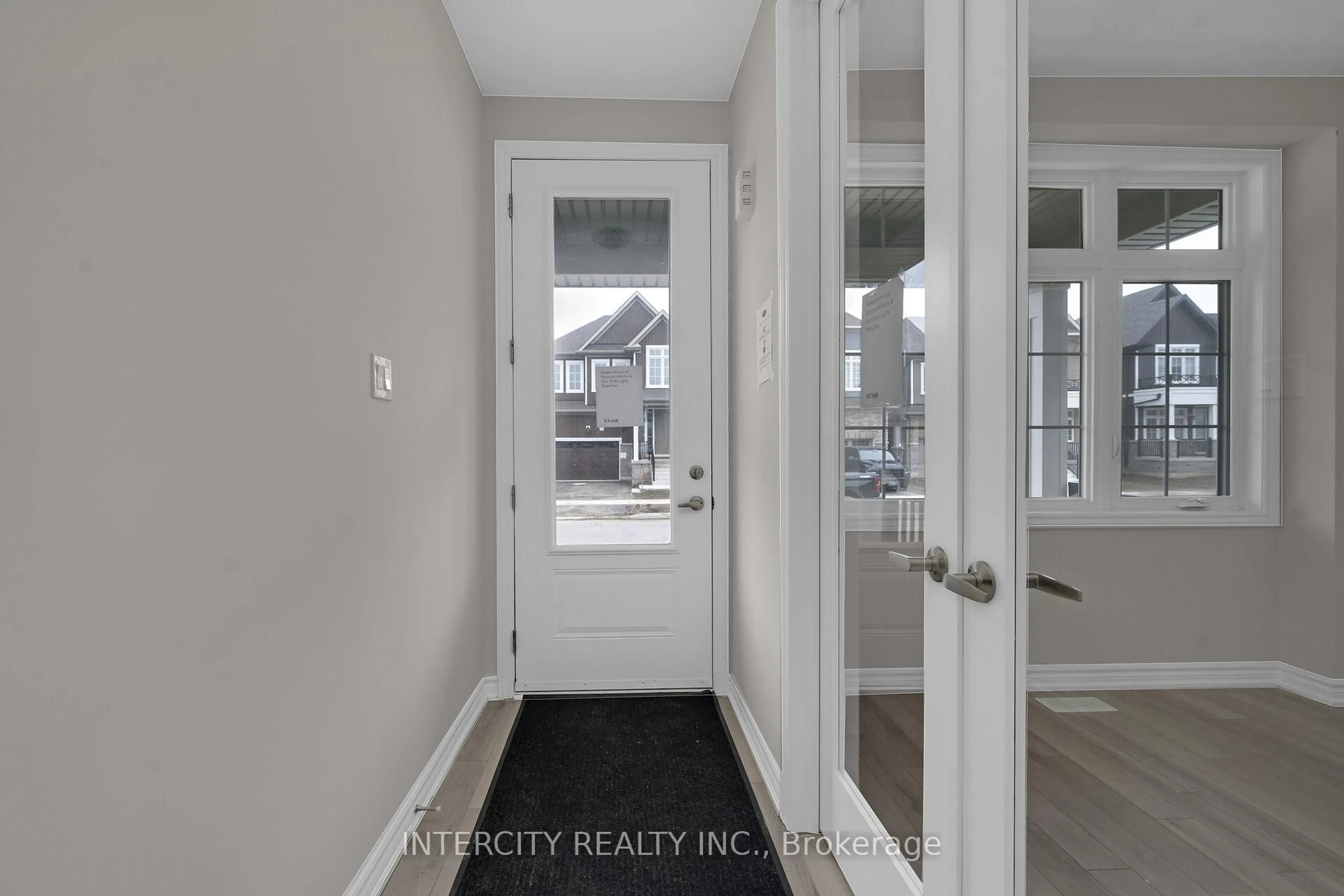 Indoor entryway for 83 McGill Ave, Erin Ontario N0B 1T0