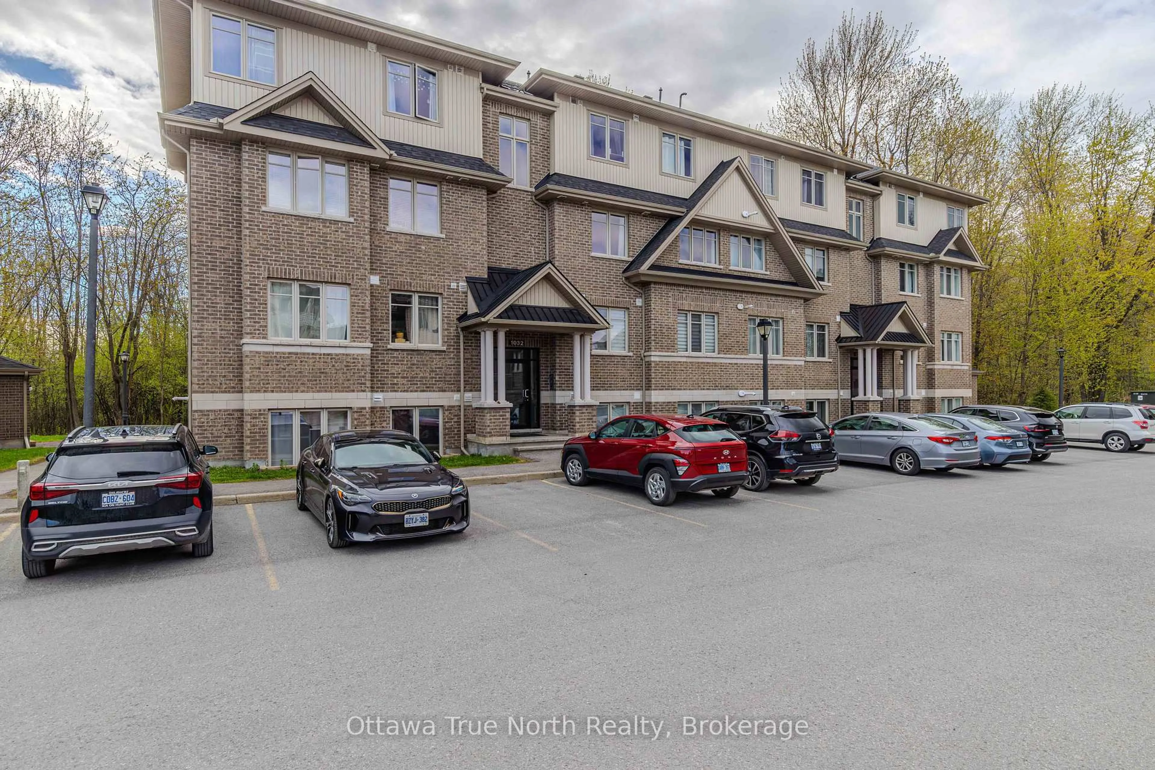 Unknown for 1032 Beryl Private #F, Ottawa Ontario K1V 2M4