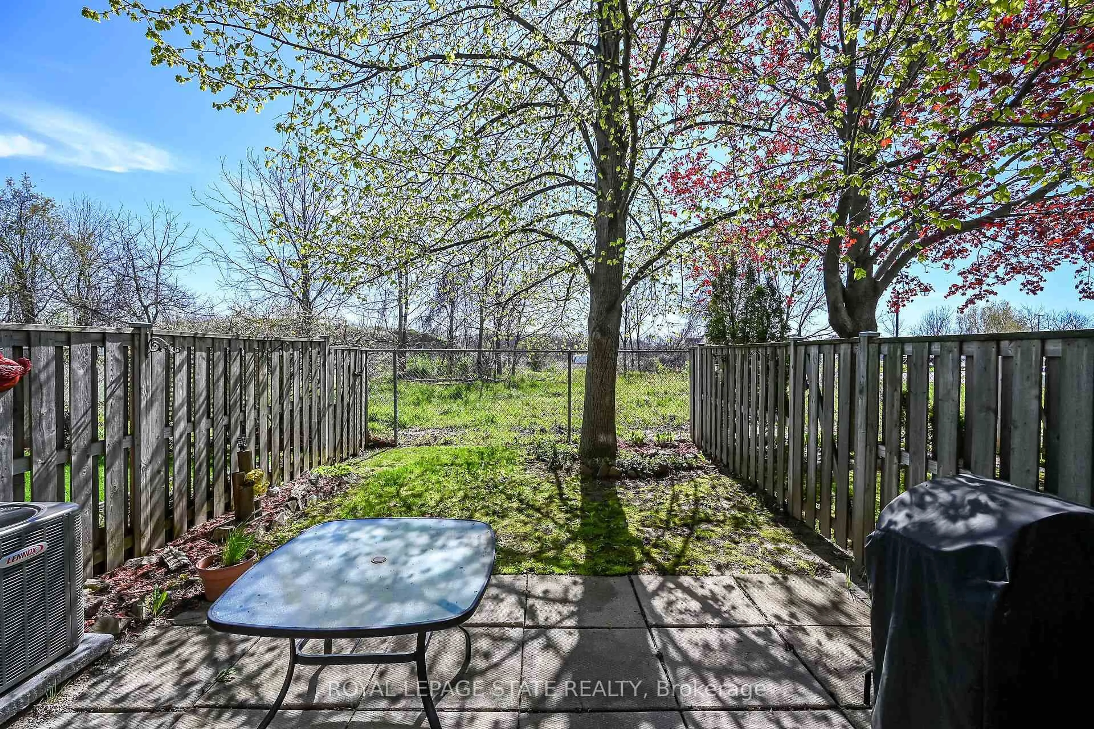 Patio, forest/trees view for 1455 Garth St #9, Hamilton Ontario L9B 1T4