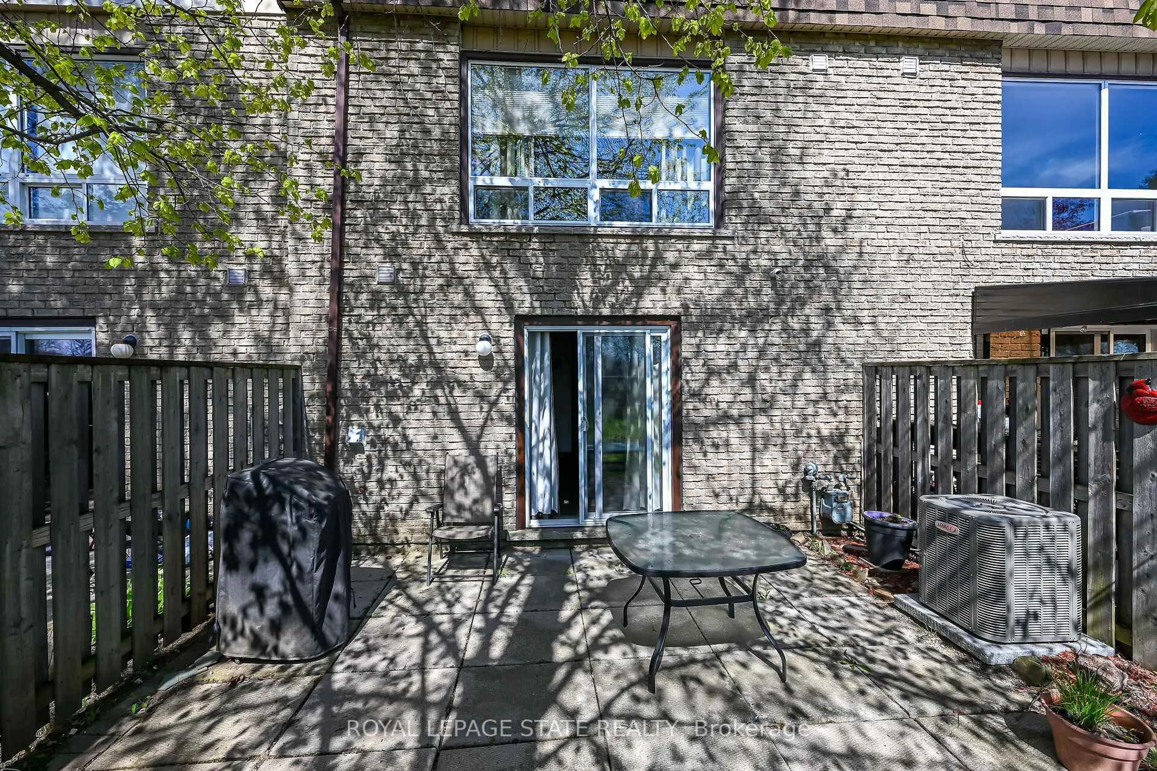 Patio, street for 1455 Garth St #9, Hamilton Ontario L9B 1T4