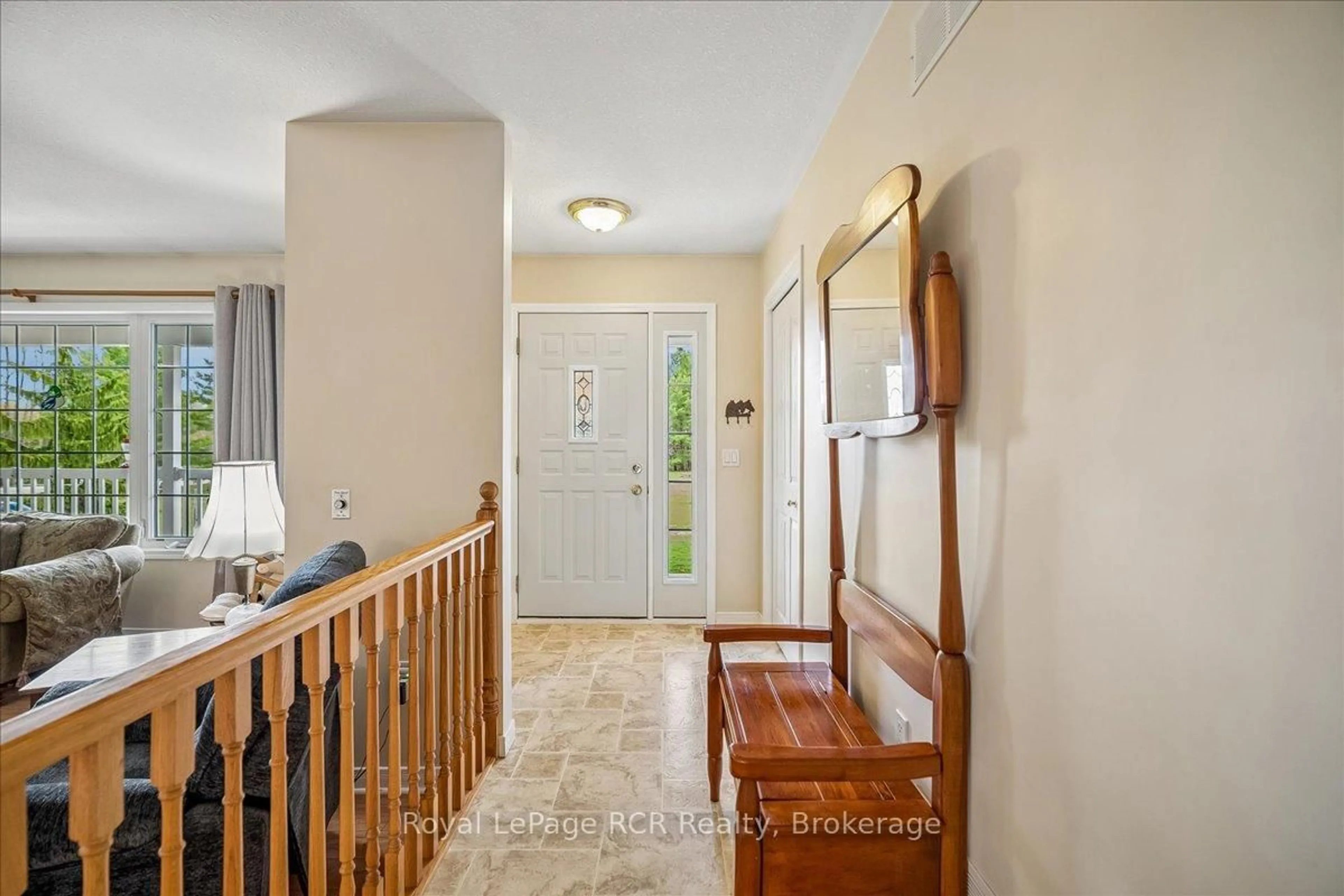 Indoor entryway for 79668 Zion Church Rd, Georgian Bluffs Ontario N0H 2T0
