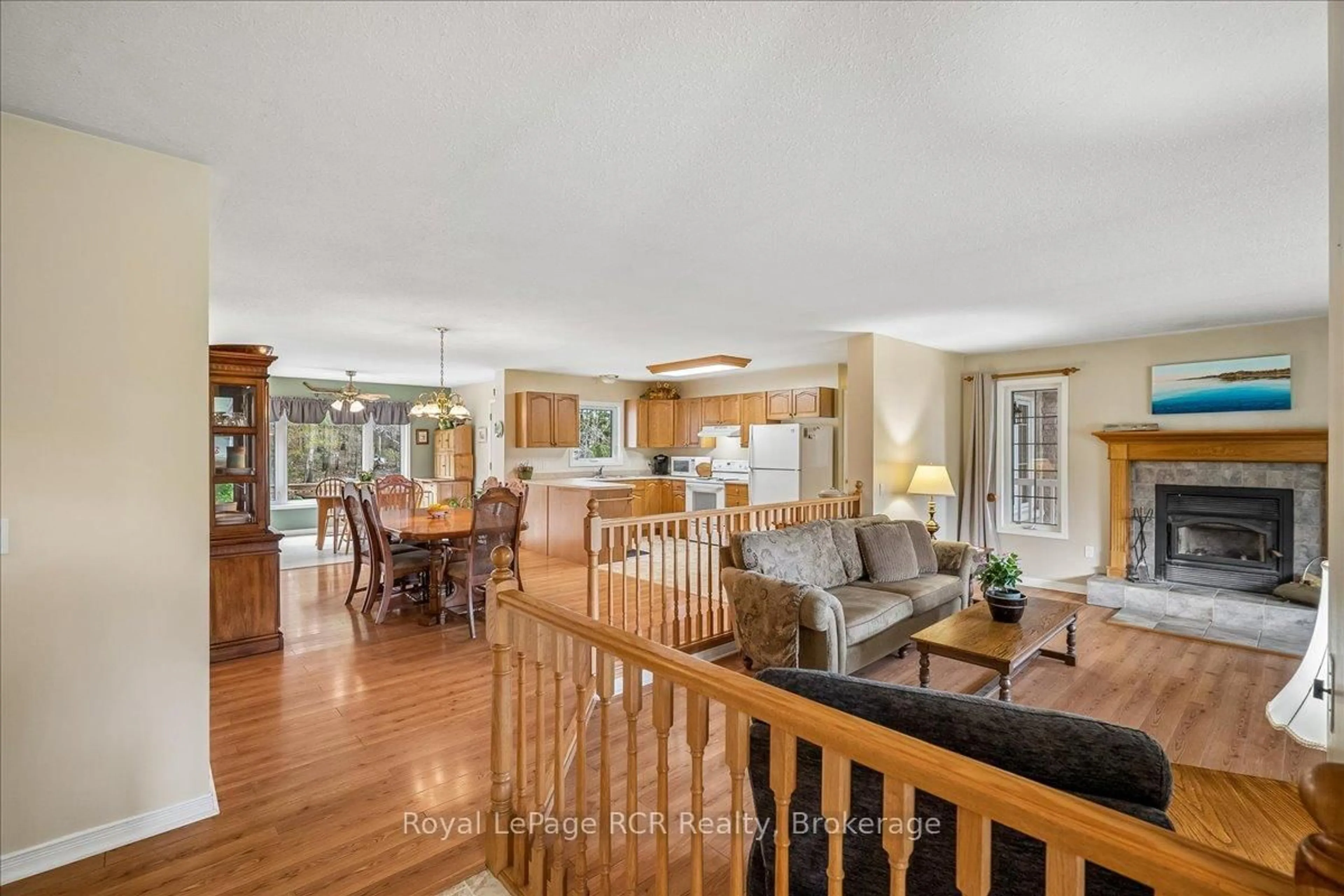 Open concept kitchen, unknown for 79668 Zion Church Rd, Georgian Bluffs Ontario N0H 2T0