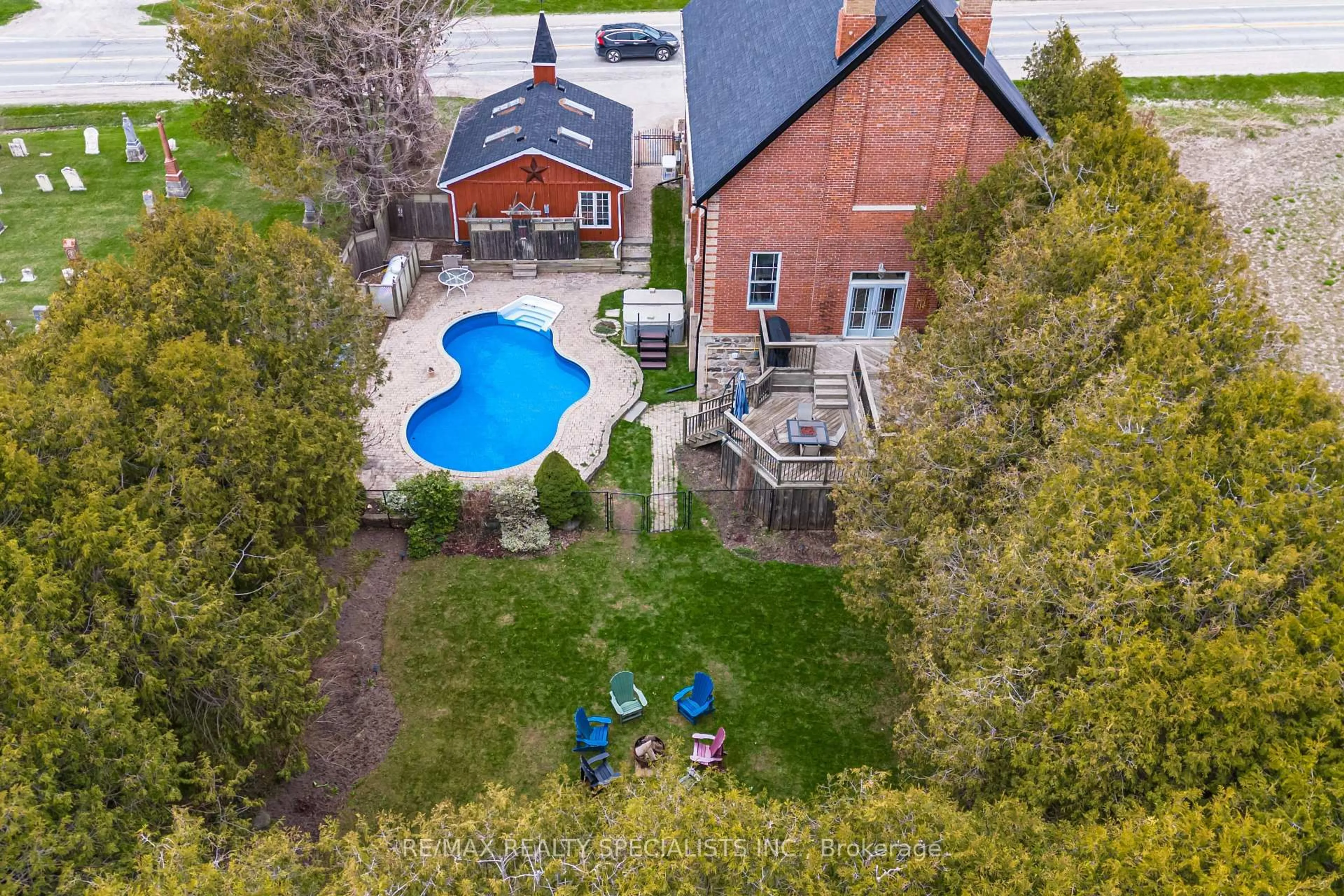 A pic from outside/outdoor area/front of a property/back of a property/a pic from drone, street for 62280 County Road 3 Rd, East Garafraxa Ontario L9W 7H9