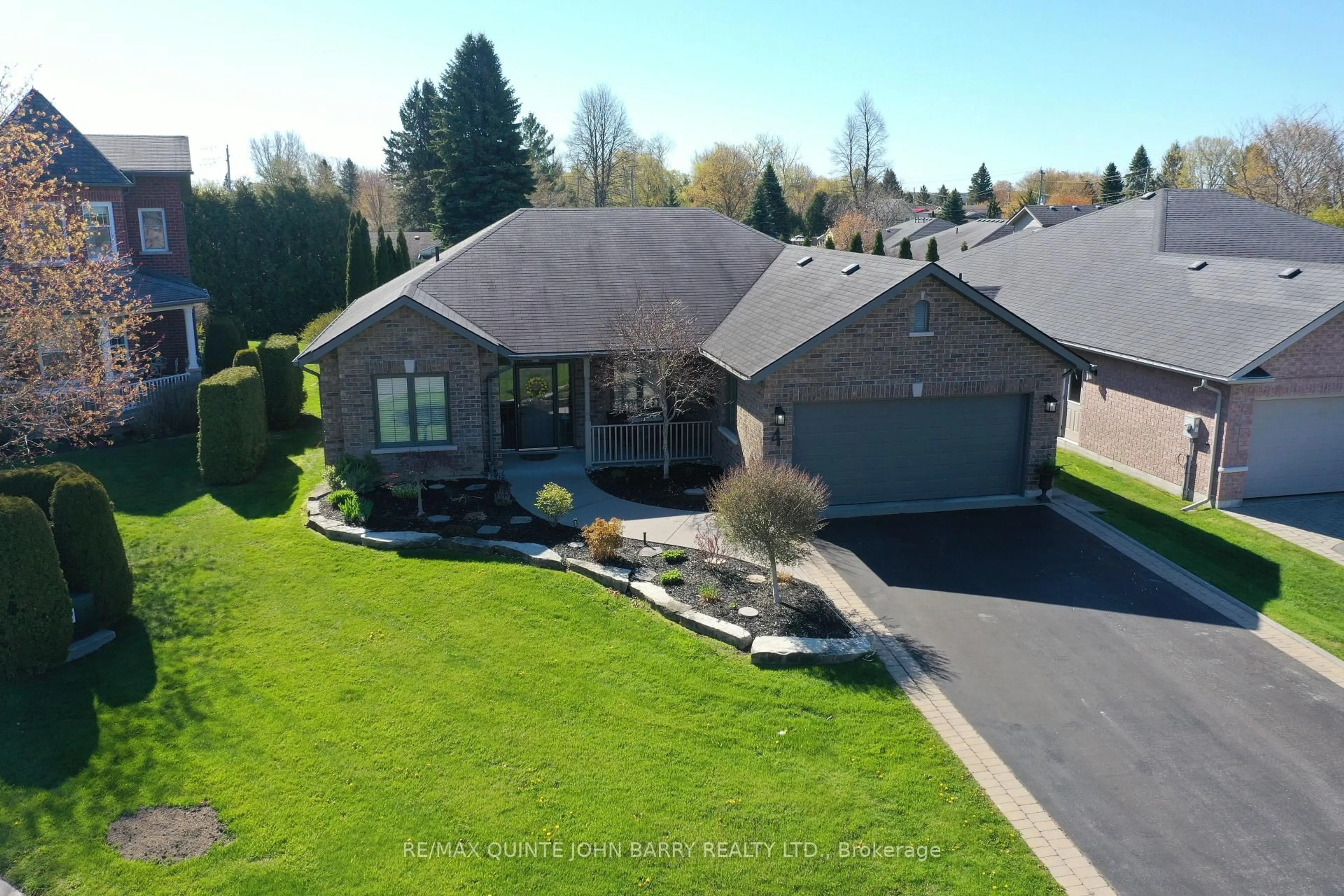 A pic from outside/outdoor area/front of a property/back of a property/a pic from drone, street for 4 Hickory Crt, Brighton Ontario K0K 1H0