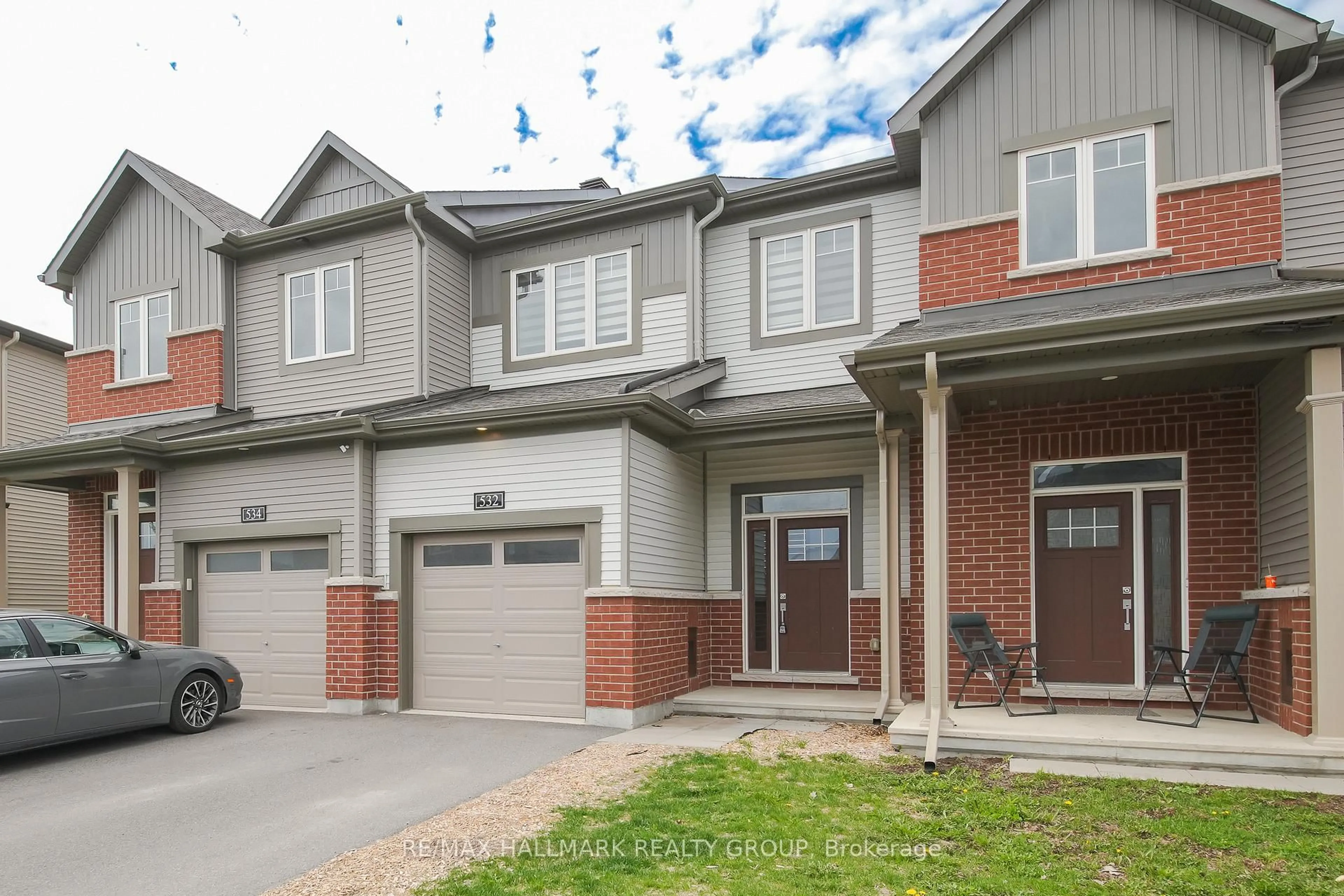 Home with brick exterior material, street for 532 Prominence Way, Ottawa Ontario K4A 5L2