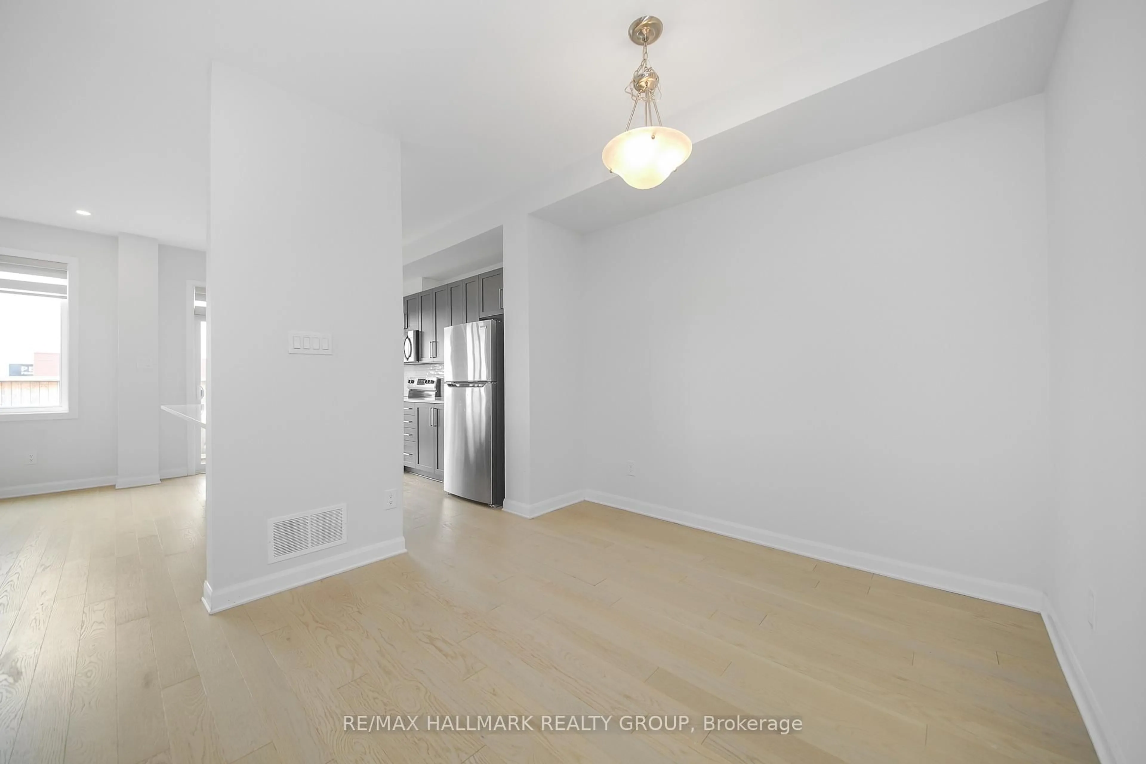 Unknown for 532 Prominence Way, Ottawa Ontario K4A 5L2
