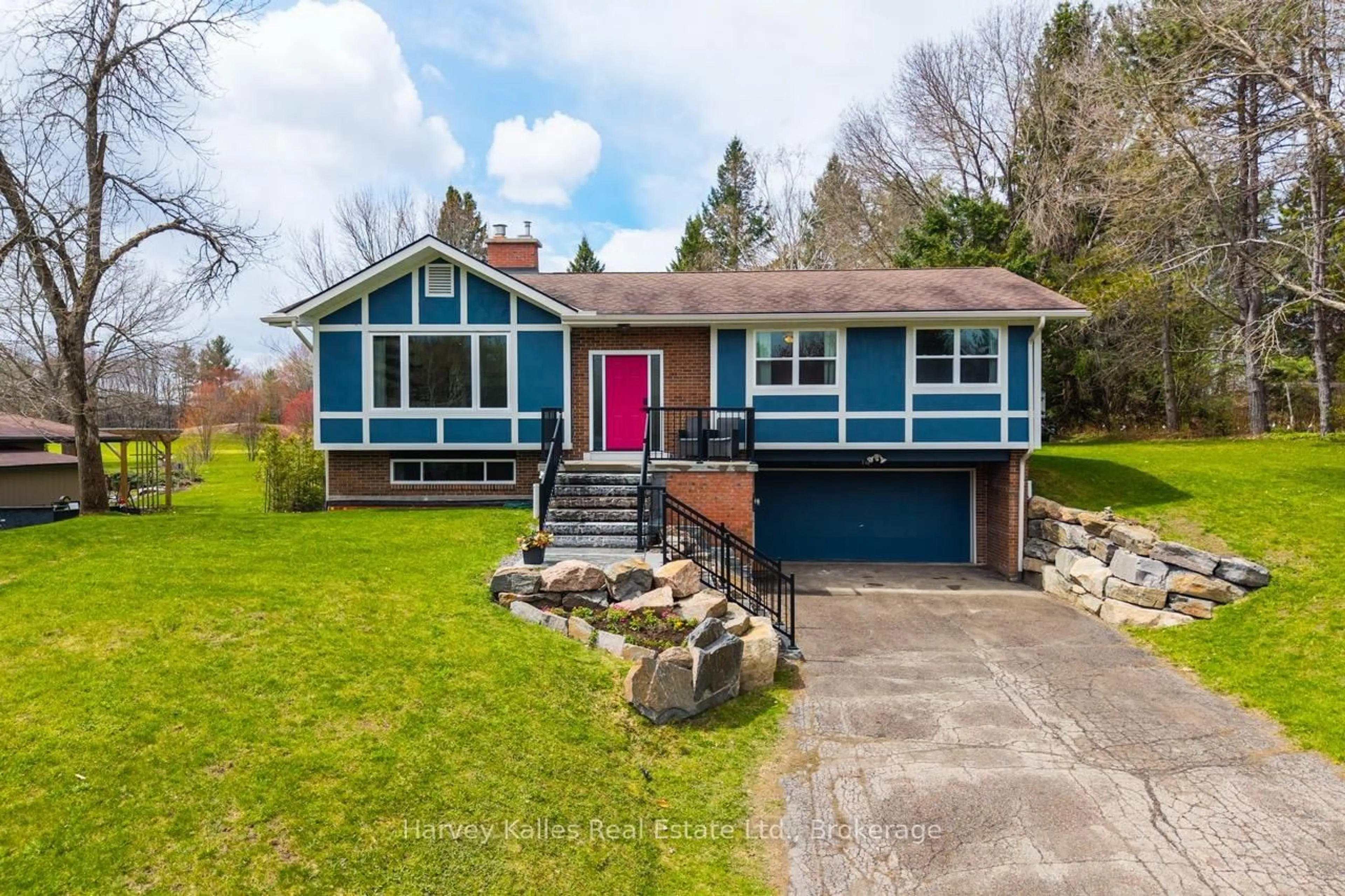 Home with vinyl exterior material, street for 14 Curling Rd, Bracebridge Ontario P1L 1M6