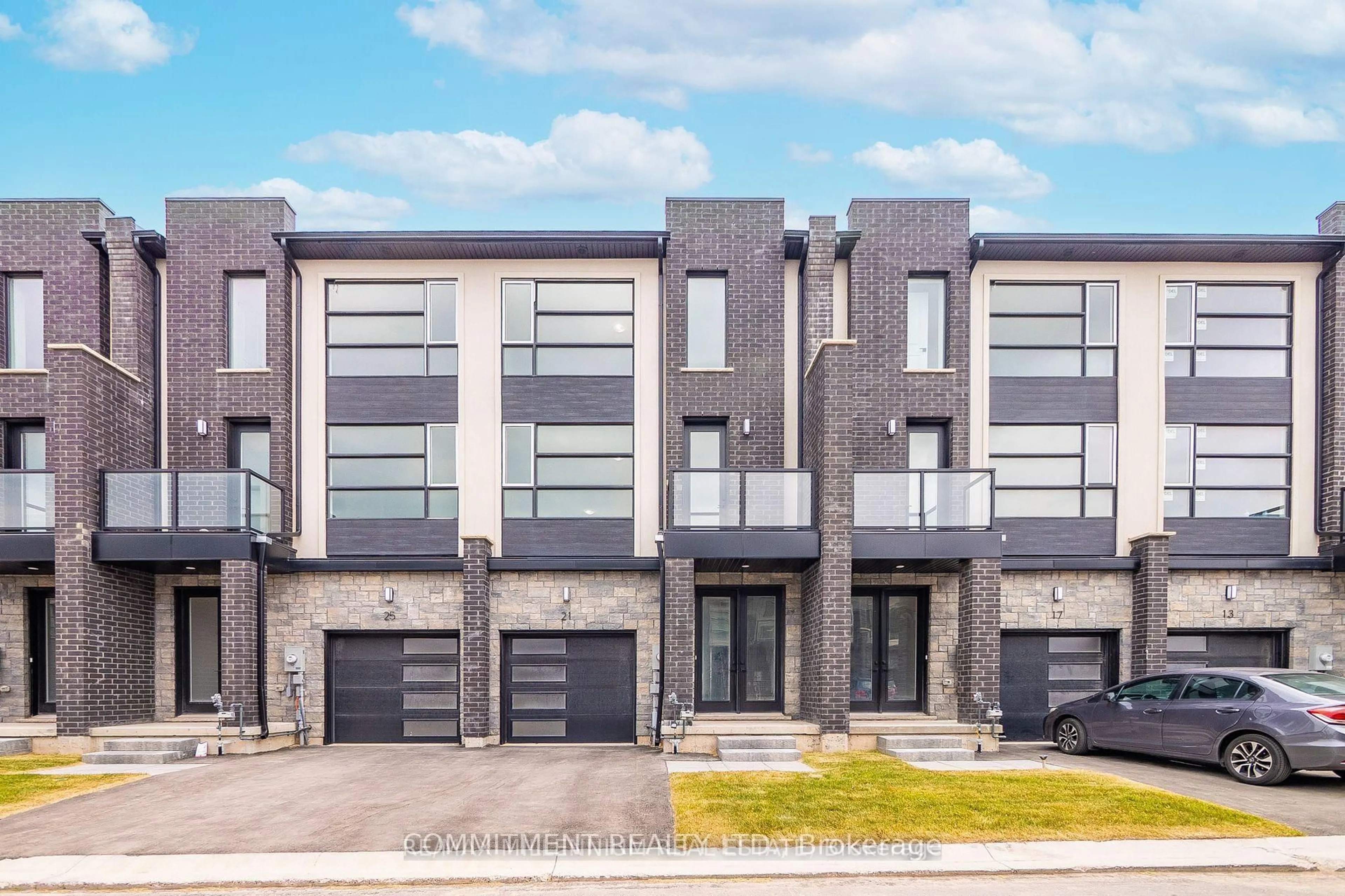 Home with brick exterior material, street for 21 Warren Tr, Welland Ontario L3B 0N8