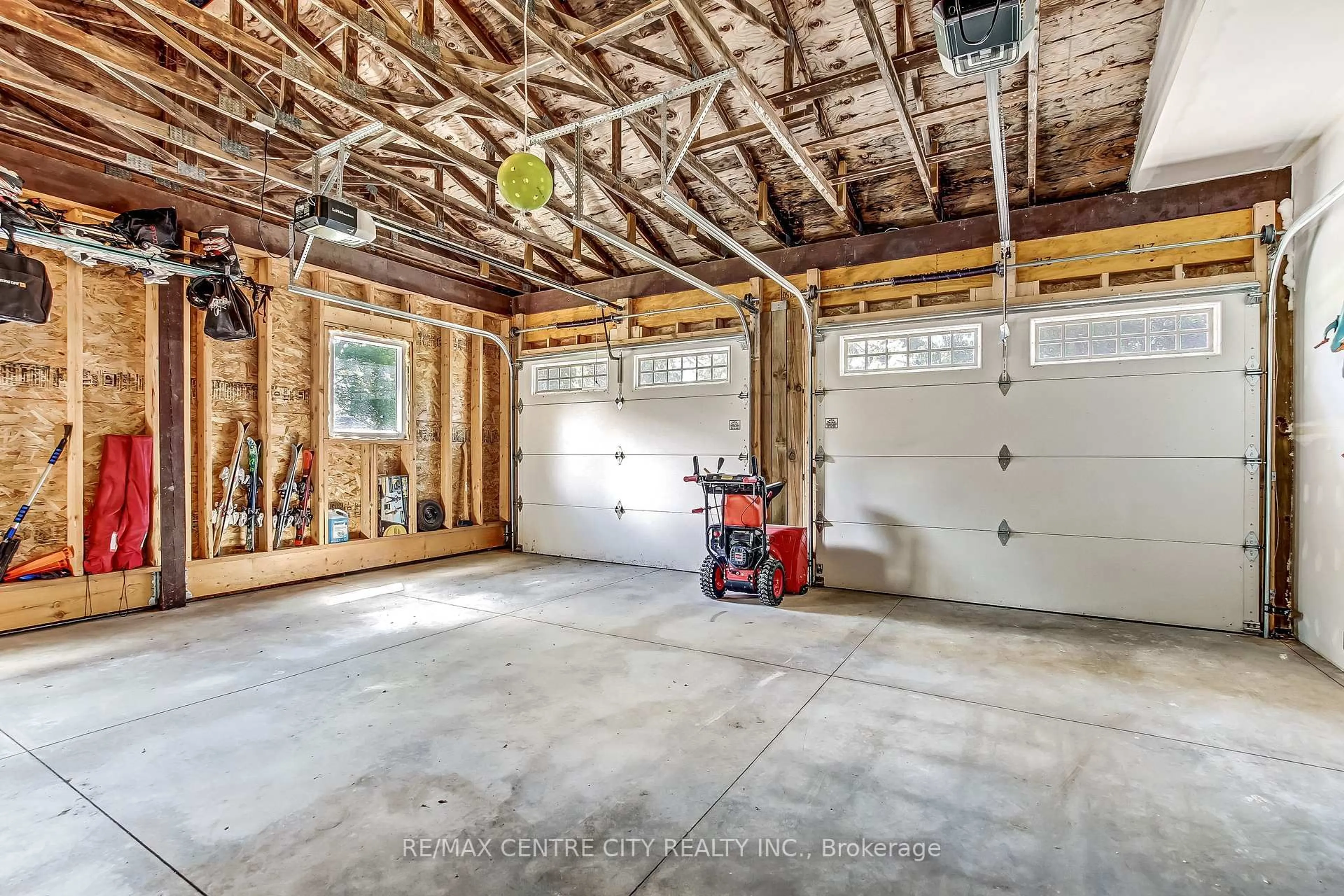 Indoor garage for 9 Heathcote Ave, London North Ontario N6G 1V3